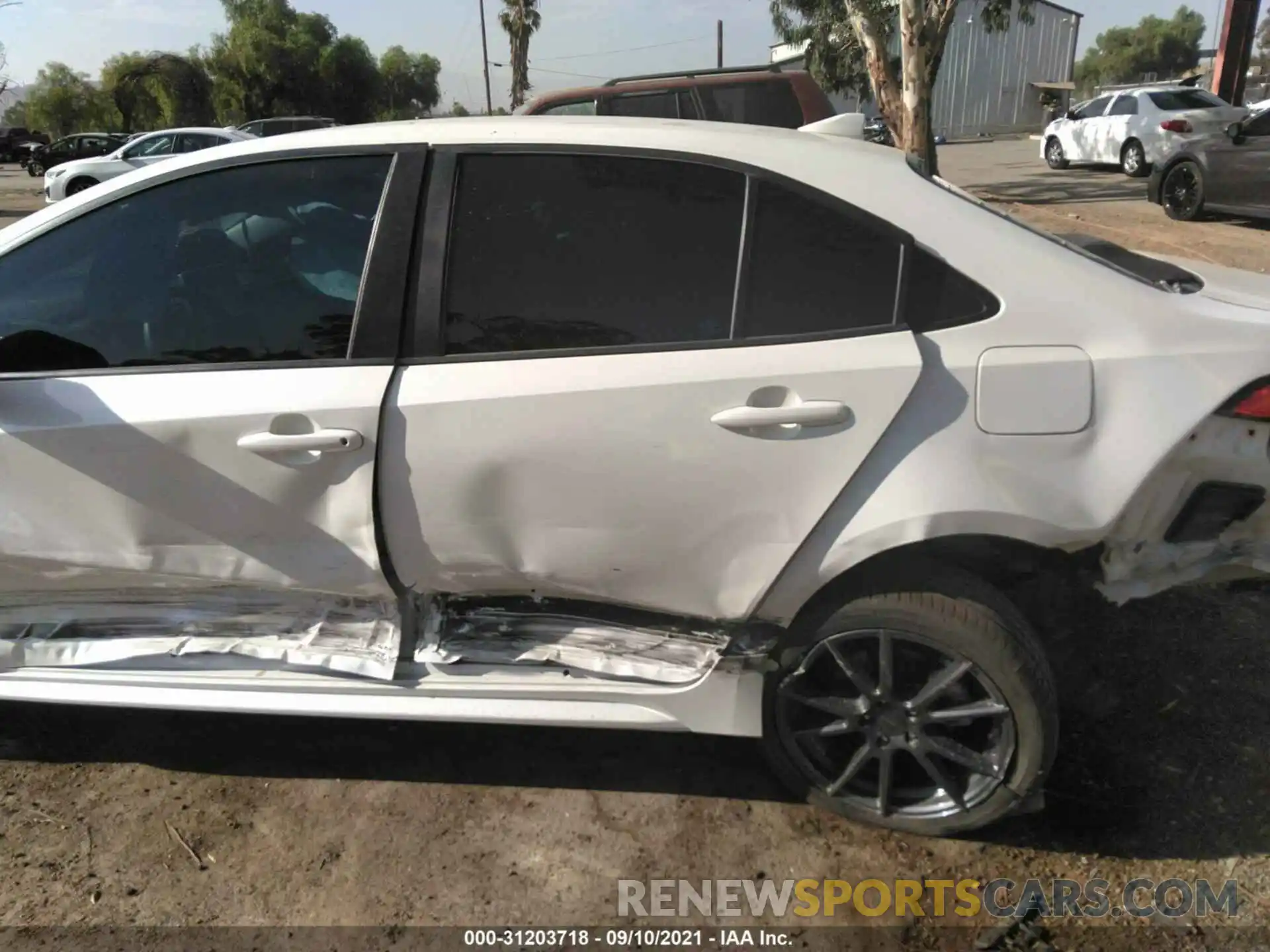 6 Photograph of a damaged car 5YFEPRAE5LP036938 TOYOTA COROLLA 2020