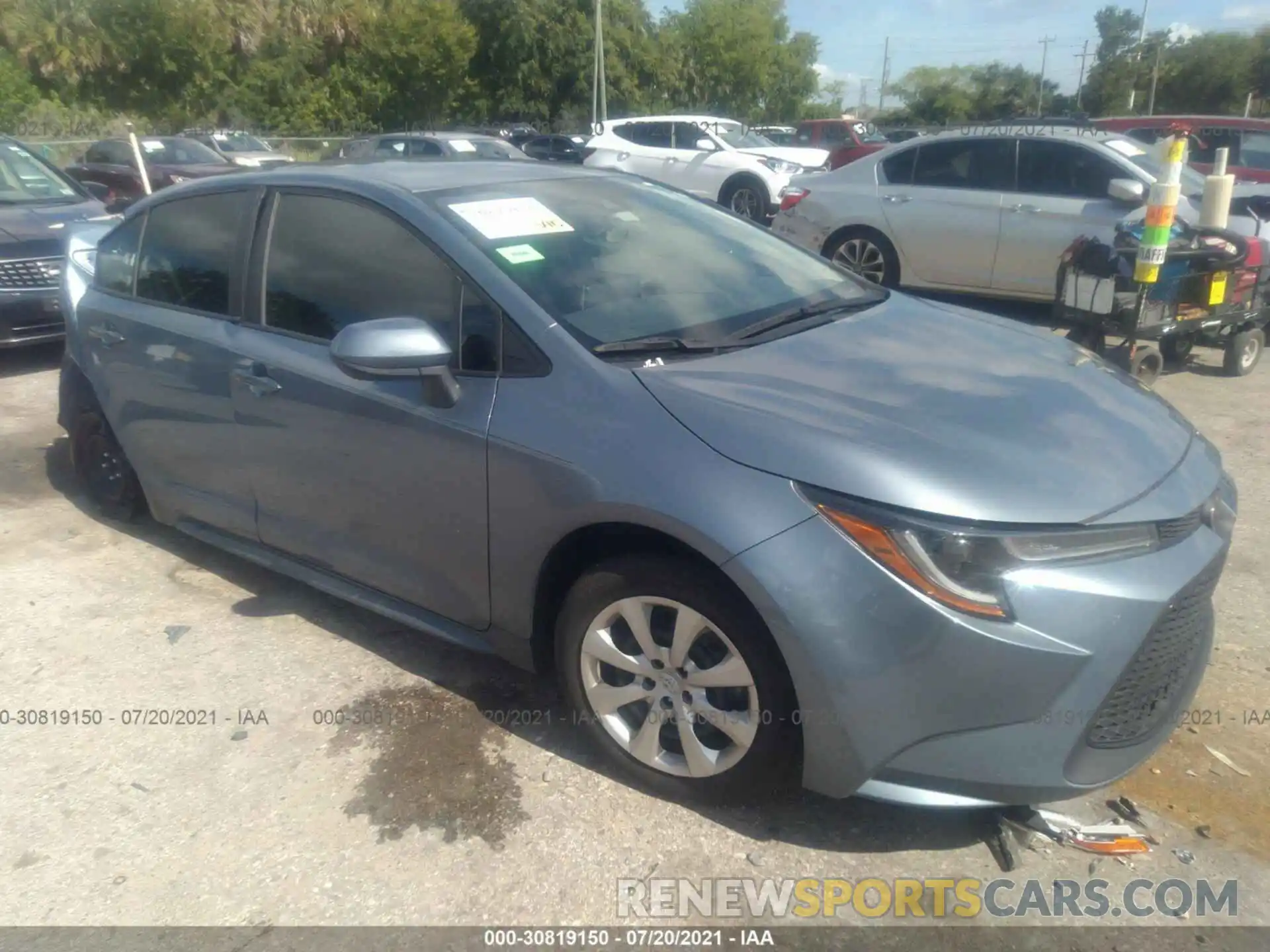 1 Photograph of a damaged car 5YFEPRAE5LP038611 TOYOTA COROLLA 2020