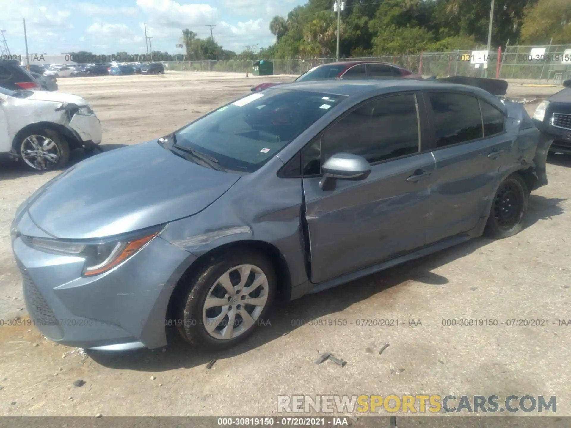 2 Photograph of a damaged car 5YFEPRAE5LP038611 TOYOTA COROLLA 2020