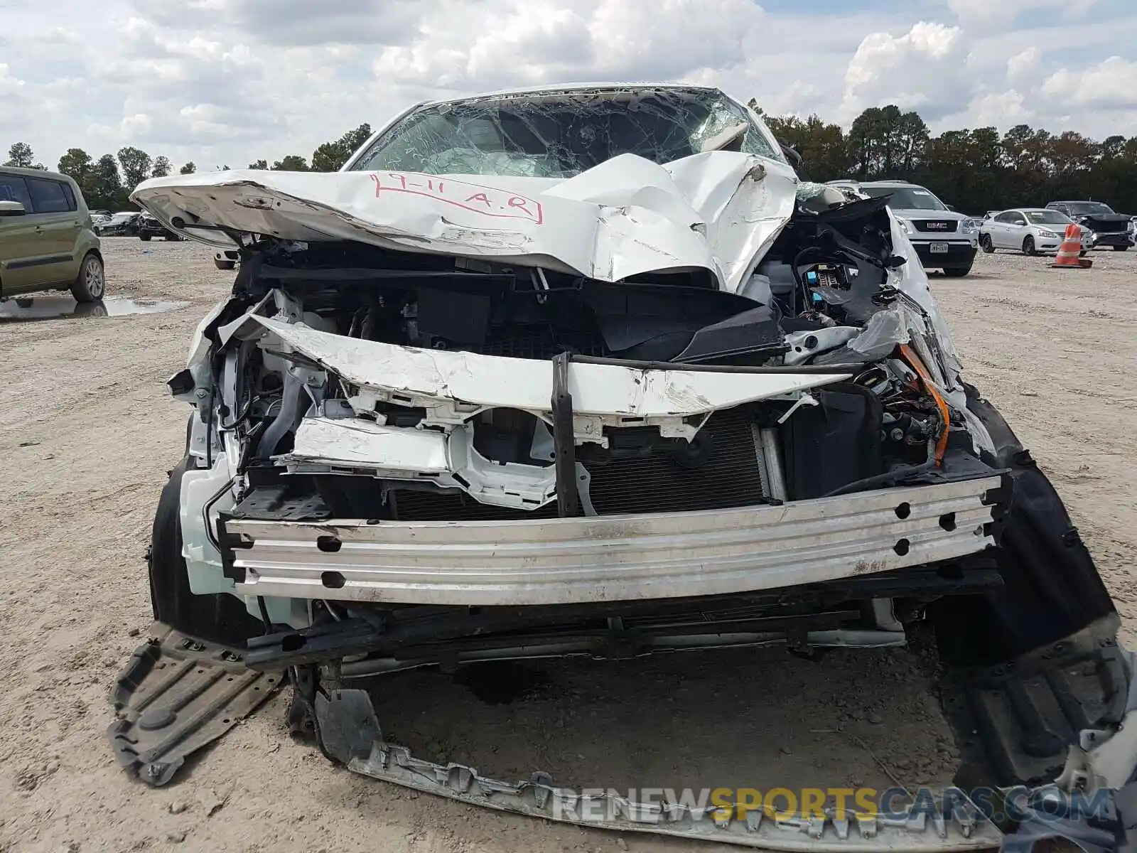 9 Photograph of a damaged car 5YFEPRAE5LP038737 TOYOTA COROLLA 2020