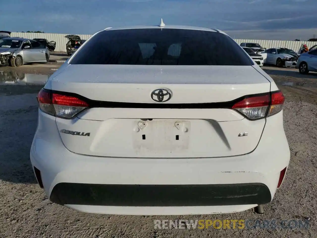 6 Photograph of a damaged car 5YFEPRAE5LP039662 TOYOTA COROLLA 2020