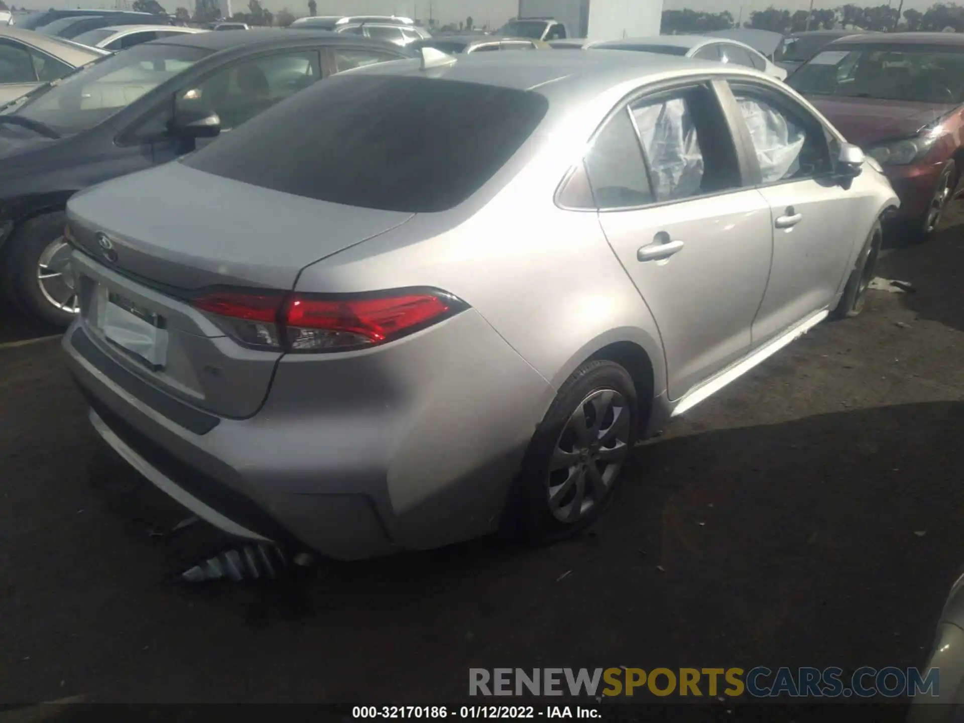 4 Photograph of a damaged car 5YFEPRAE5LP039872 TOYOTA COROLLA 2020