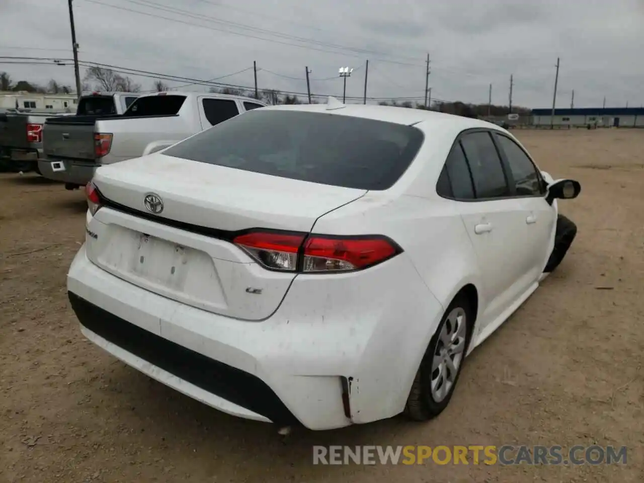 4 Photograph of a damaged car 5YFEPRAE5LP039970 TOYOTA COROLLA 2020