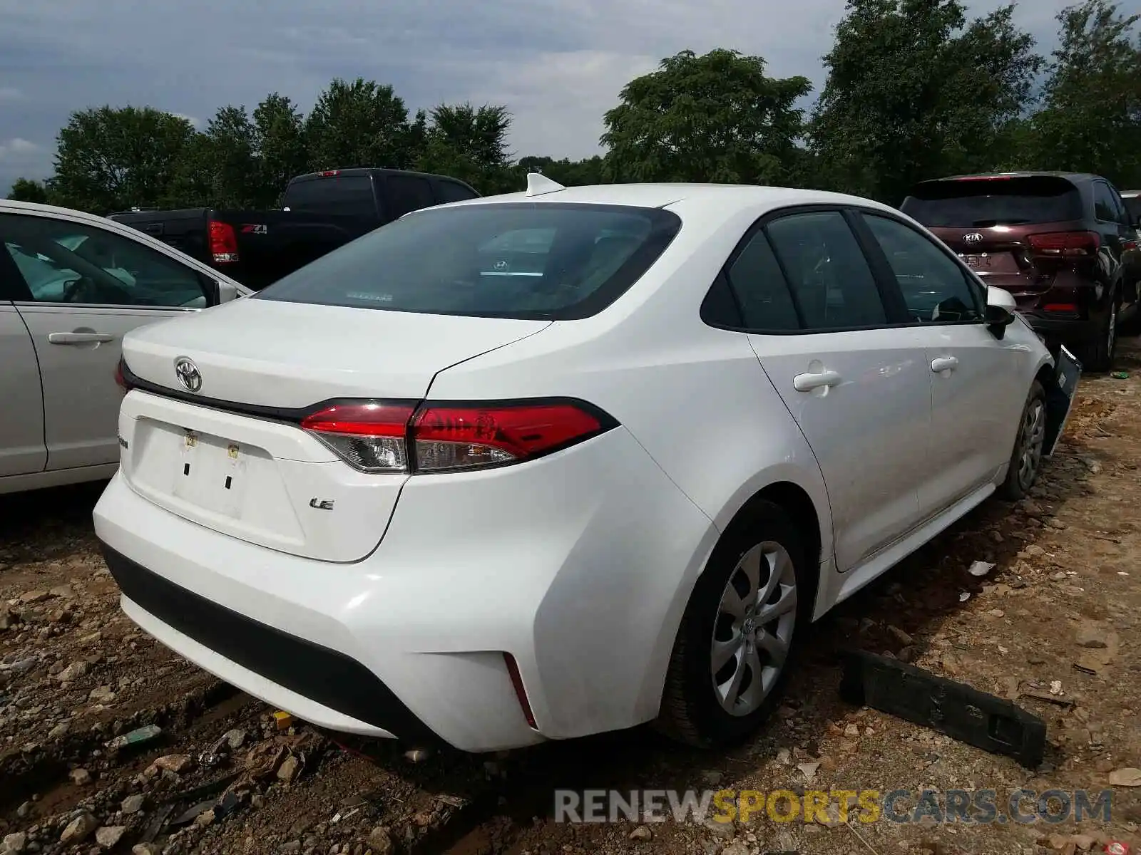 4 Photograph of a damaged car 5YFEPRAE5LP040746 TOYOTA COROLLA 2020