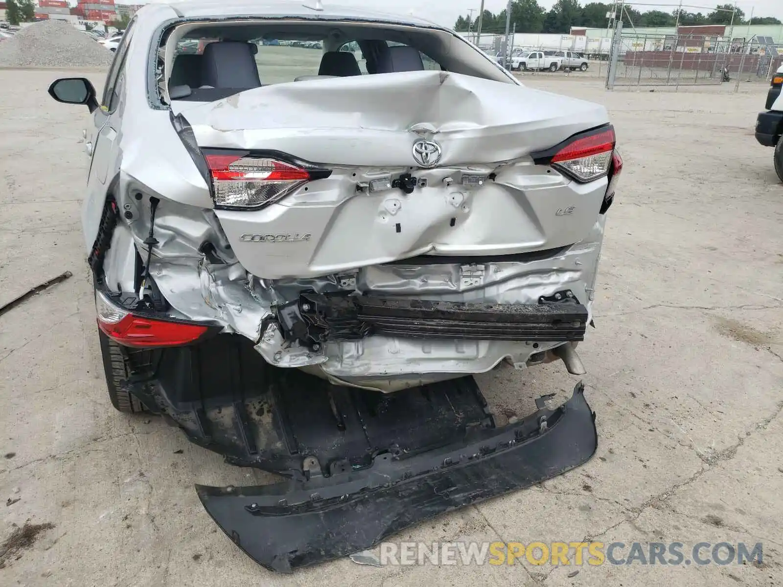 9 Photograph of a damaged car 5YFEPRAE5LP040827 TOYOTA COROLLA 2020