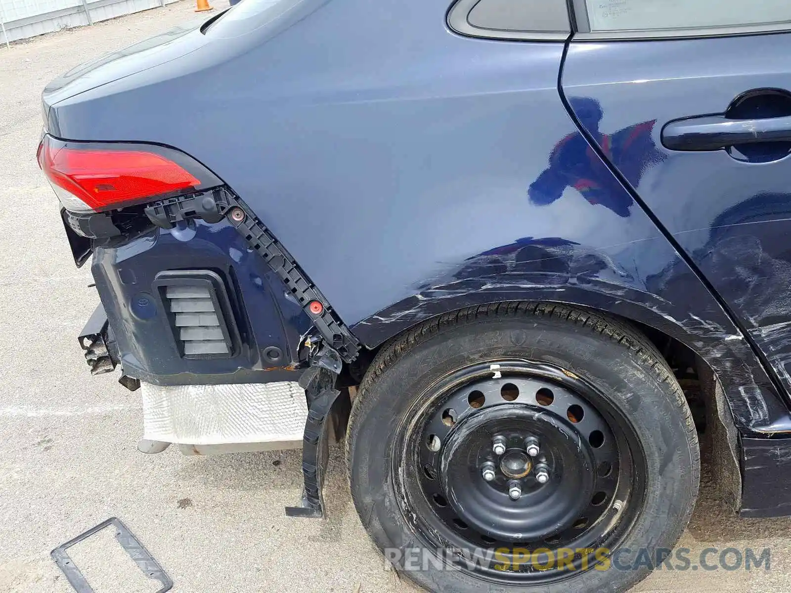 9 Photograph of a damaged car 5YFEPRAE5LP041296 TOYOTA COROLLA 2020