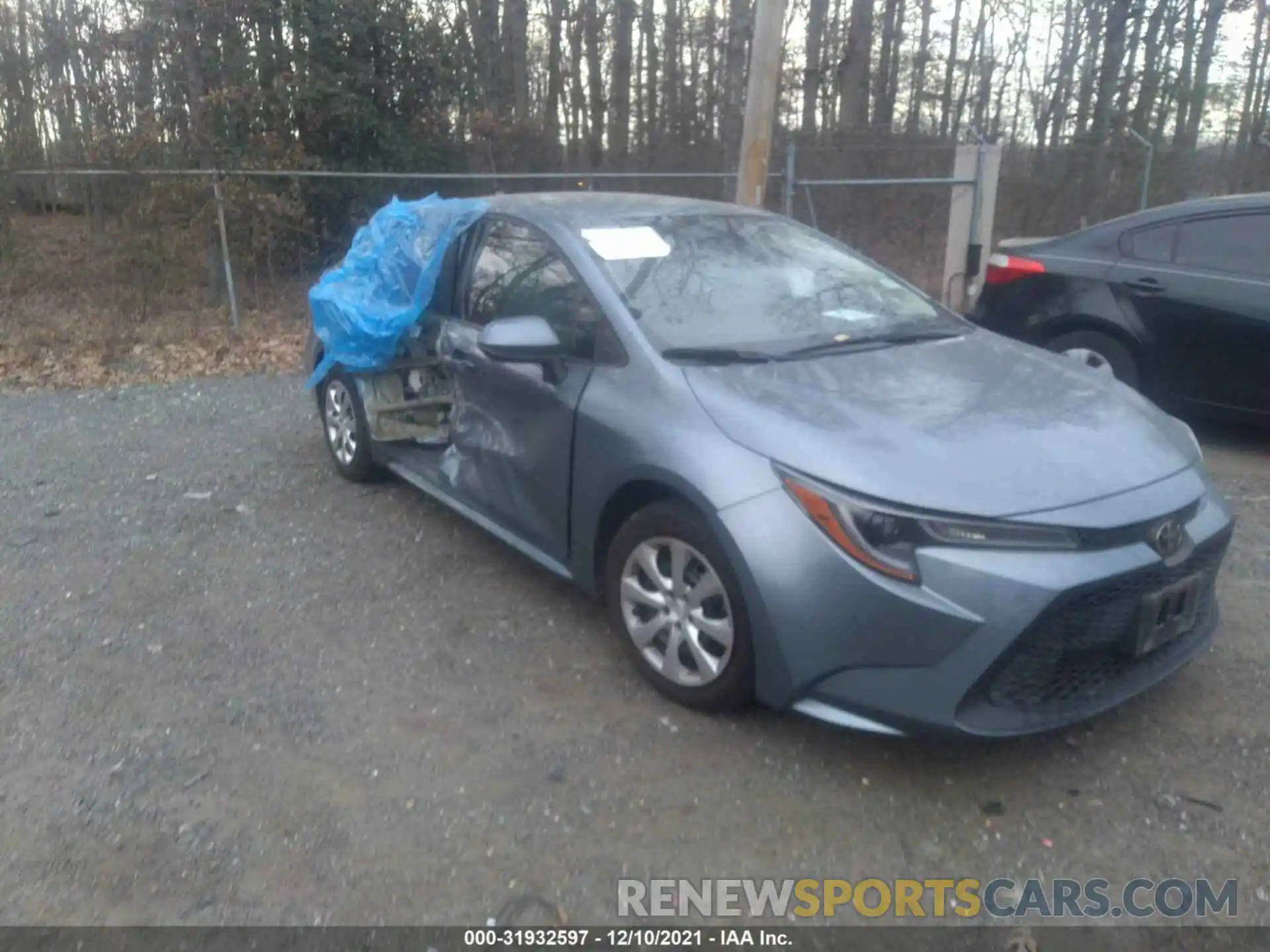 1 Photograph of a damaged car 5YFEPRAE5LP041721 TOYOTA COROLLA 2020