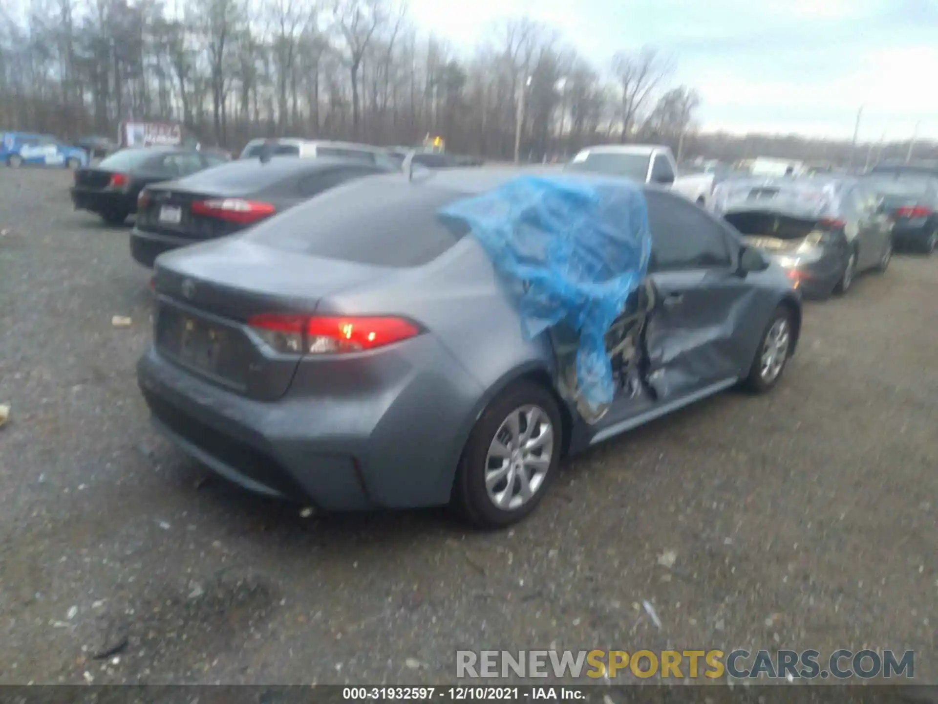 4 Photograph of a damaged car 5YFEPRAE5LP041721 TOYOTA COROLLA 2020