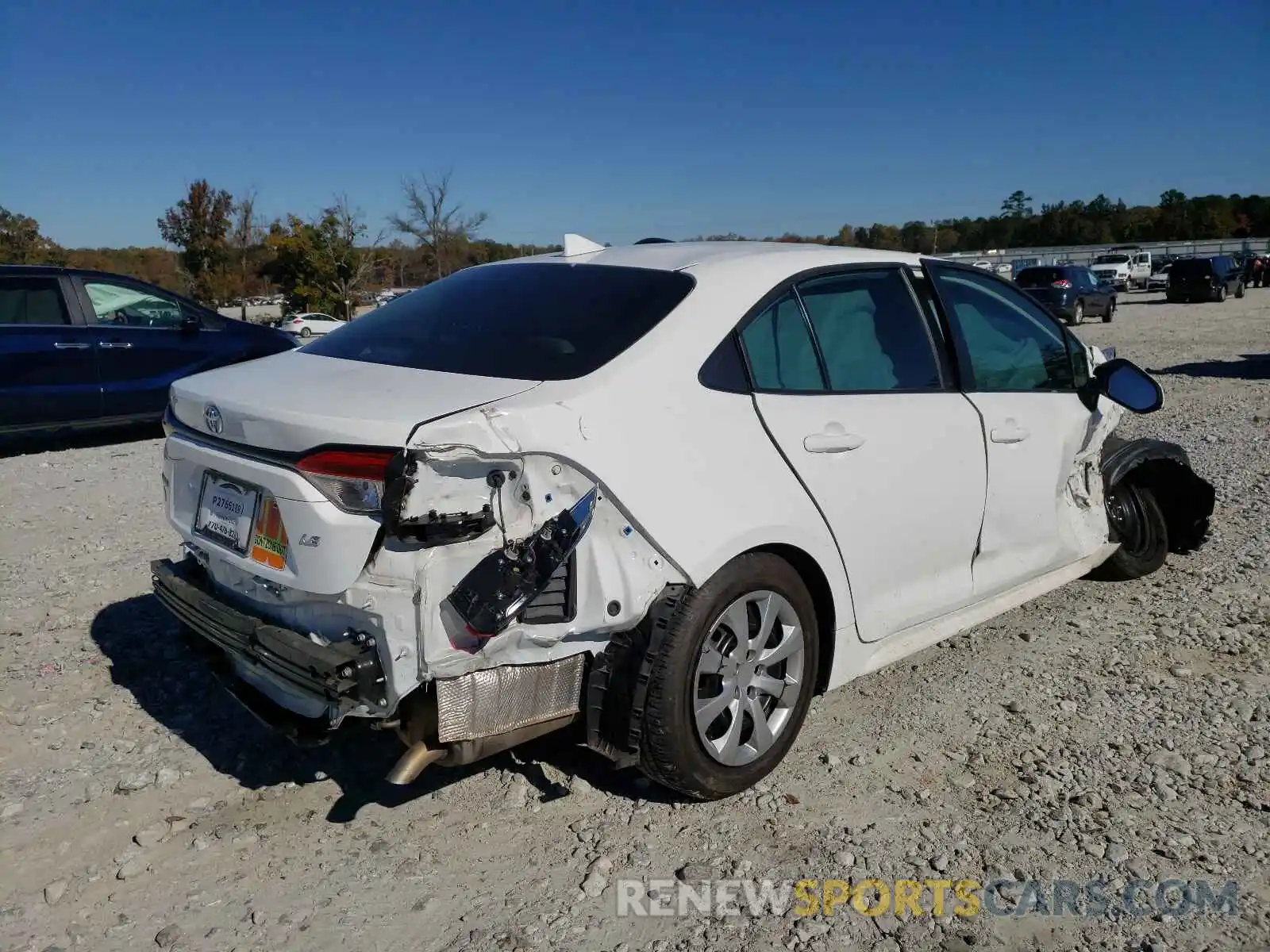 4 Photograph of a damaged car 5YFEPRAE5LP042707 TOYOTA COROLLA 2020