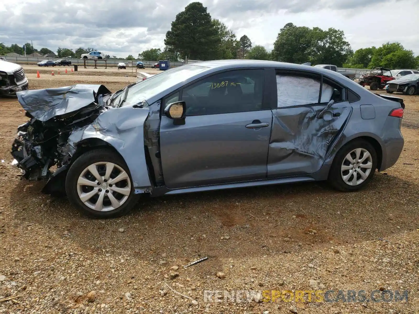 9 Photograph of a damaged car 5YFEPRAE5LP042755 TOYOTA COROLLA 2020