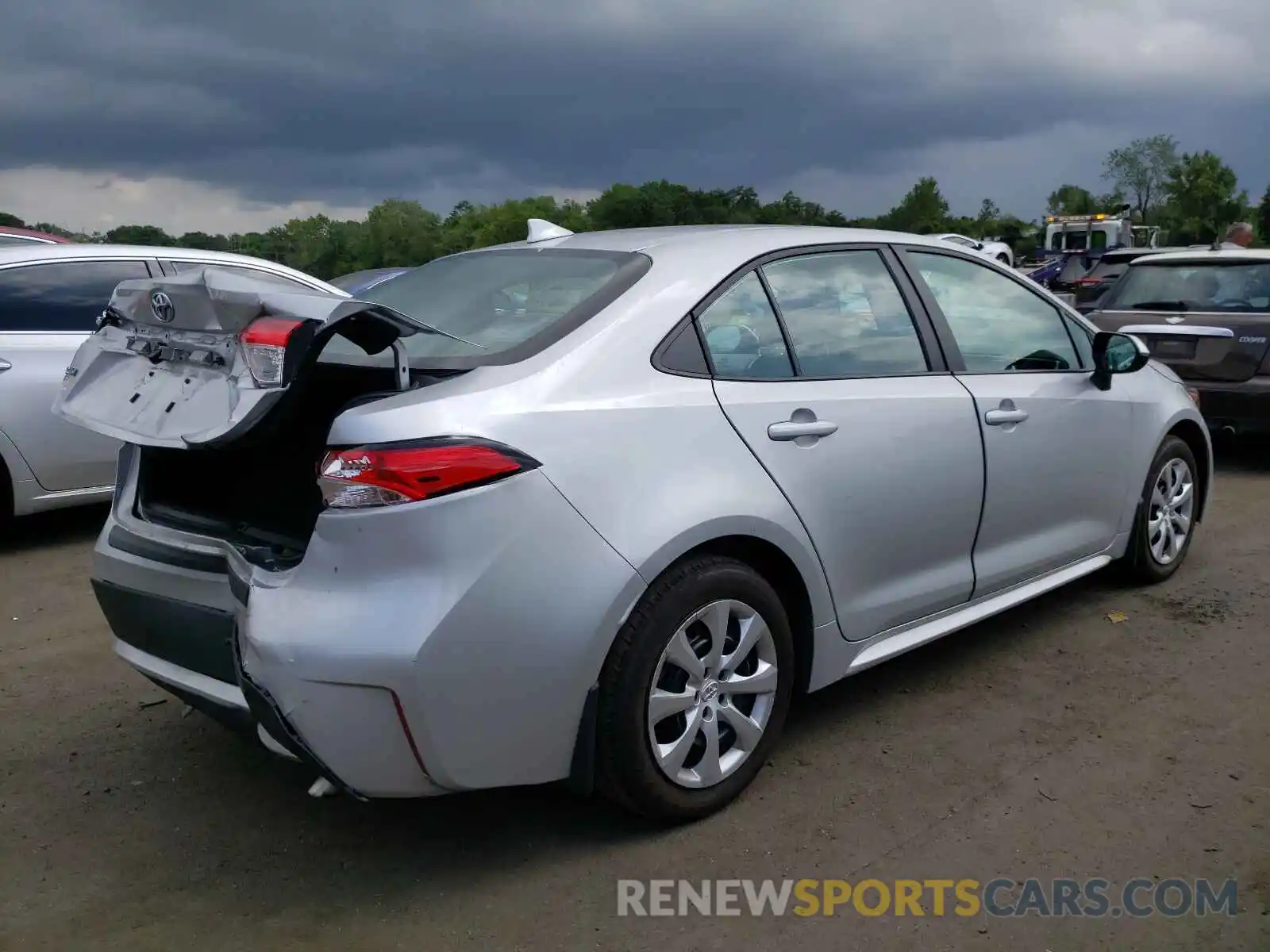 4 Photograph of a damaged car 5YFEPRAE5LP043629 TOYOTA COROLLA 2020