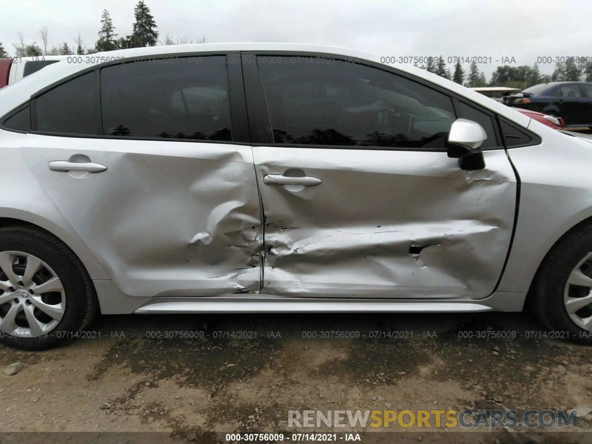 6 Photograph of a damaged car 5YFEPRAE5LP045820 TOYOTA COROLLA 2020