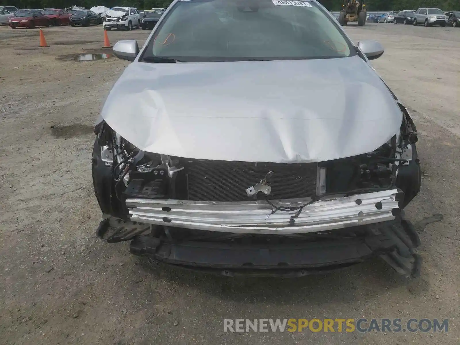 9 Photograph of a damaged car 5YFEPRAE5LP046689 TOYOTA COROLLA 2020