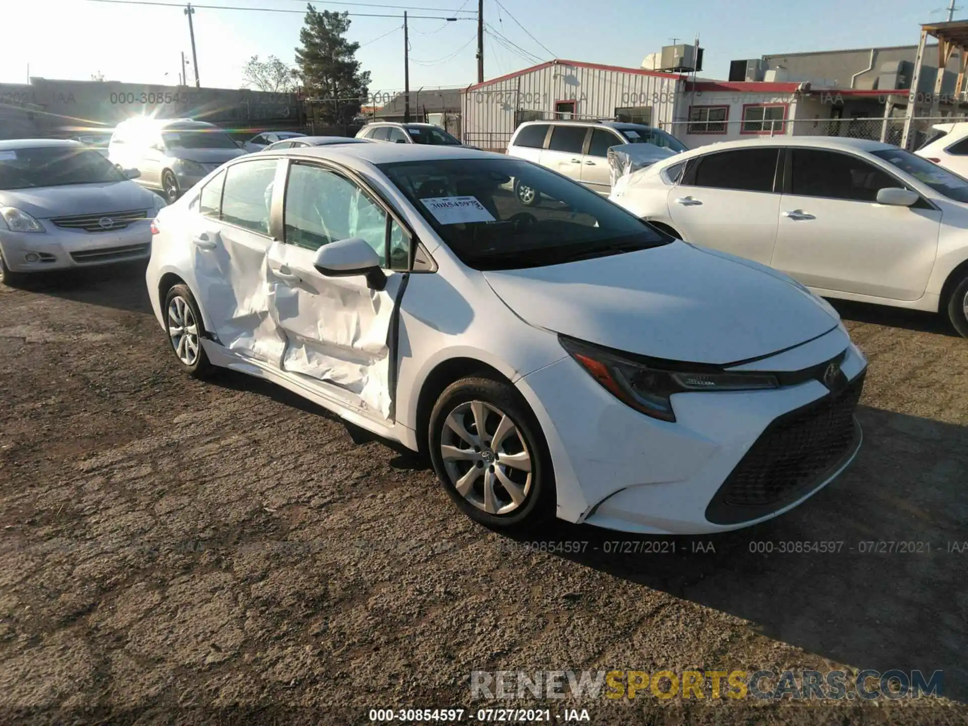 1 Photograph of a damaged car 5YFEPRAE5LP047955 TOYOTA COROLLA 2020