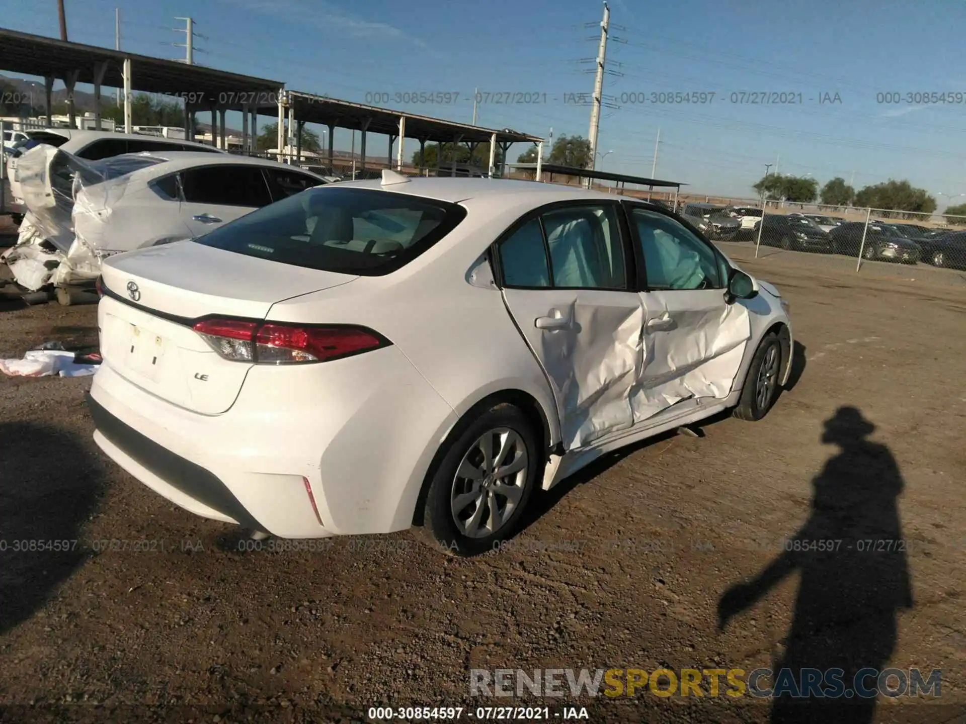 4 Photograph of a damaged car 5YFEPRAE5LP047955 TOYOTA COROLLA 2020