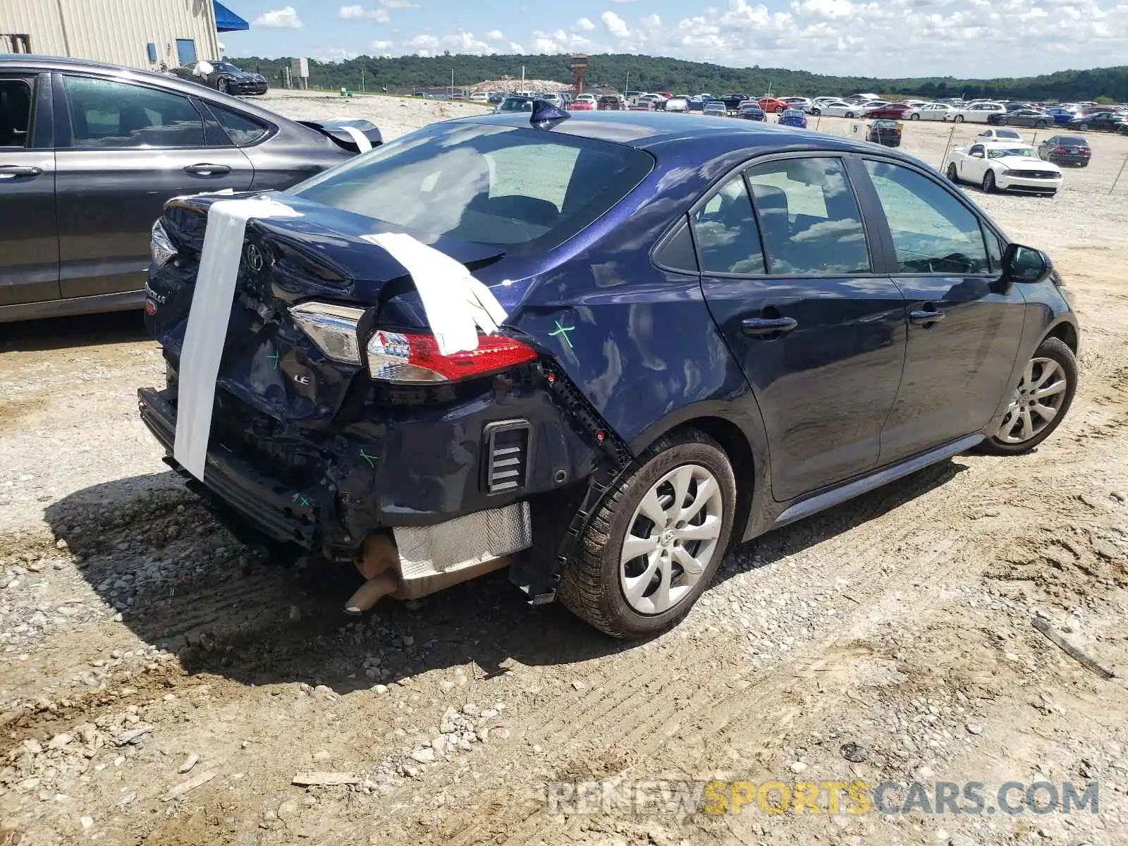 4 Photograph of a damaged car 5YFEPRAE5LP048359 TOYOTA COROLLA 2020