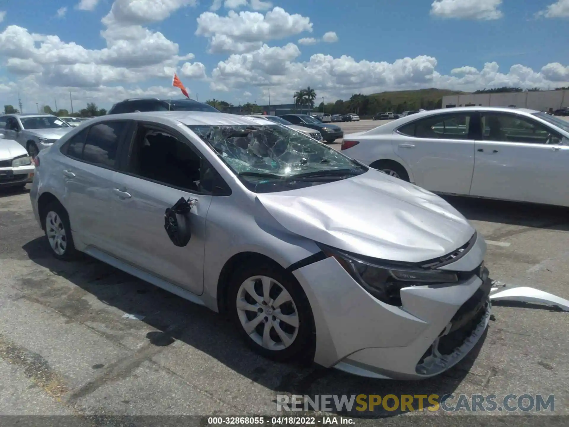 1 Photograph of a damaged car 5YFEPRAE5LP051620 TOYOTA COROLLA 2020