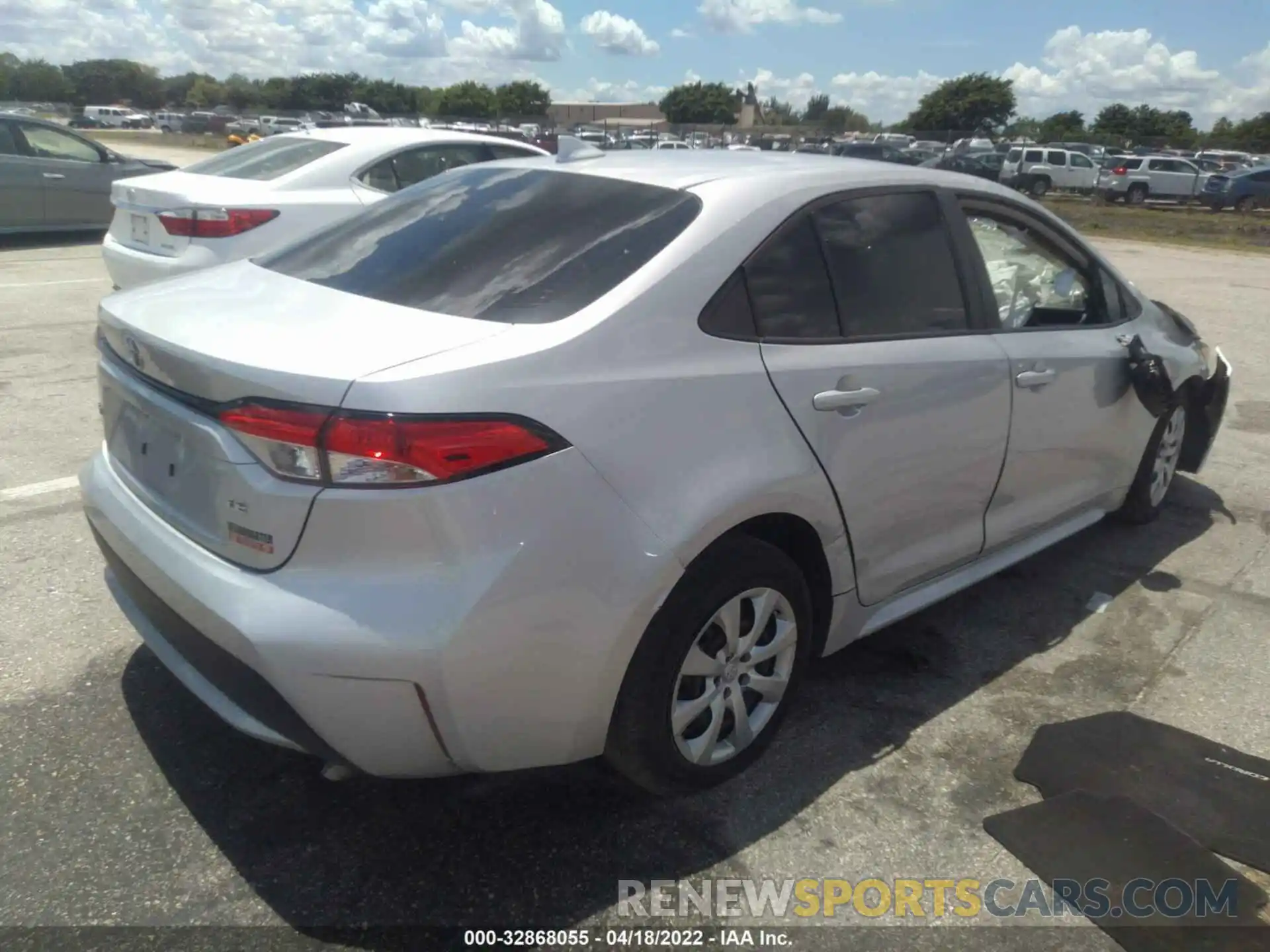 4 Photograph of a damaged car 5YFEPRAE5LP051620 TOYOTA COROLLA 2020