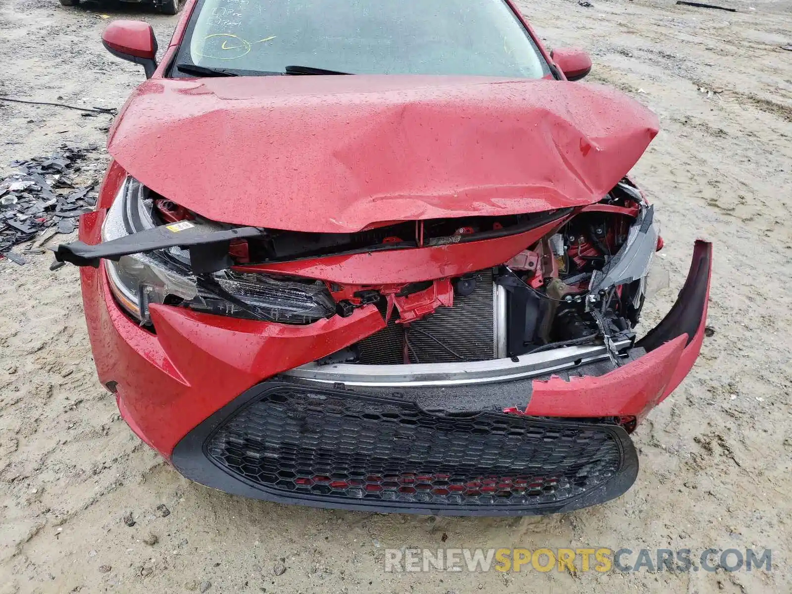 9 Photograph of a damaged car 5YFEPRAE5LP054274 TOYOTA COROLLA 2020