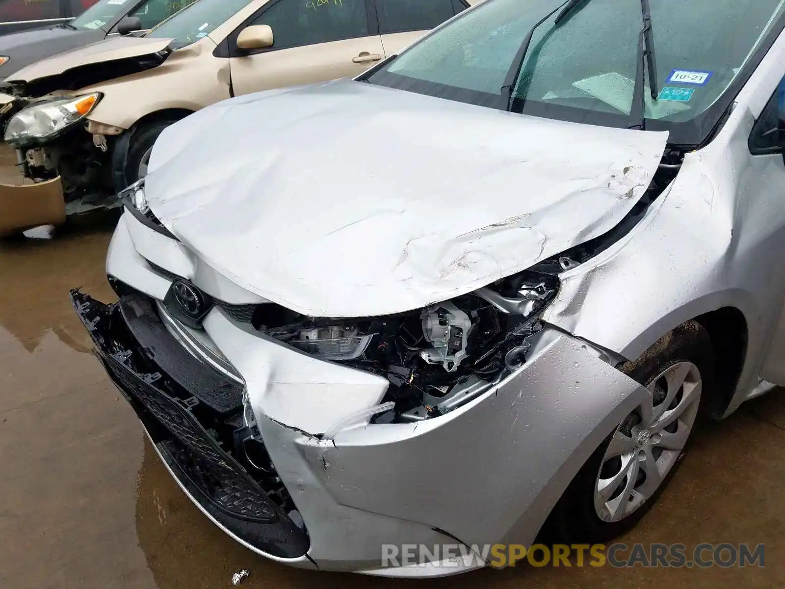 9 Photograph of a damaged car 5YFEPRAE5LP055716 TOYOTA COROLLA 2020