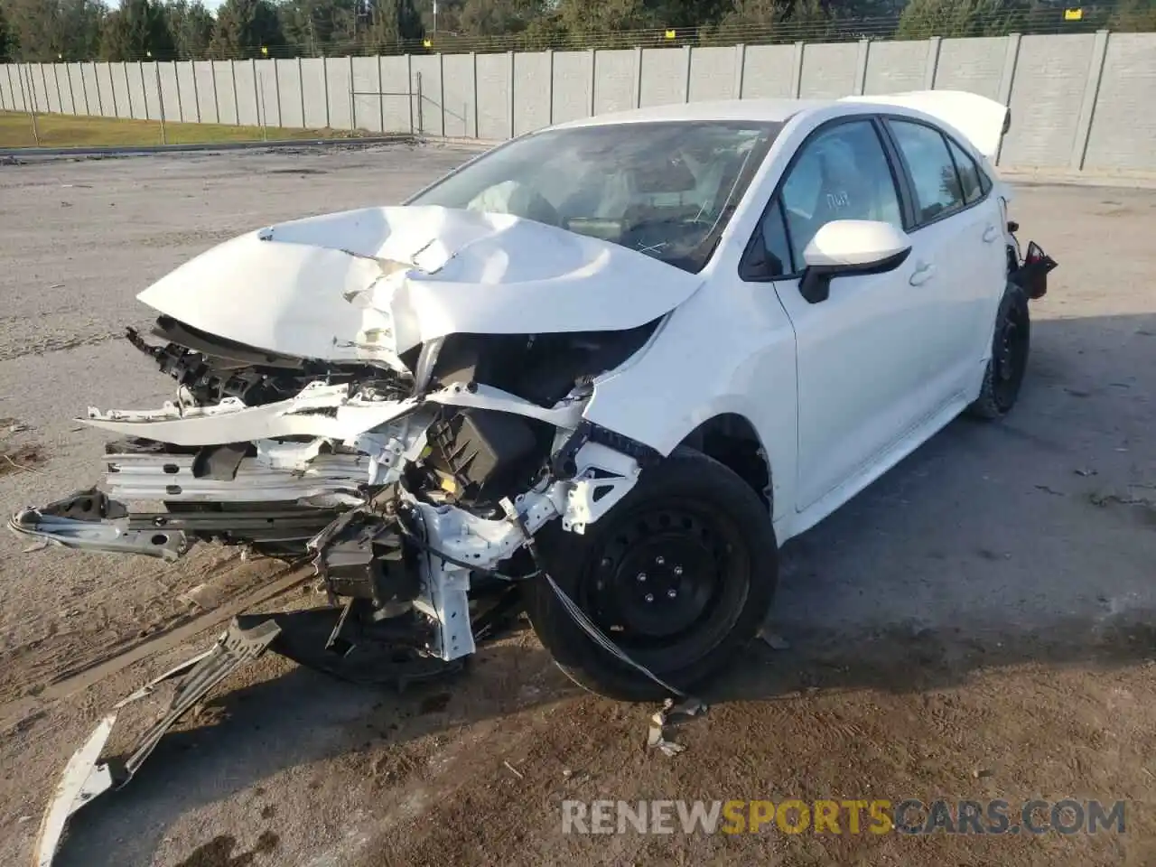 2 Photograph of a damaged car 5YFEPRAE5LP059555 TOYOTA COROLLA 2020