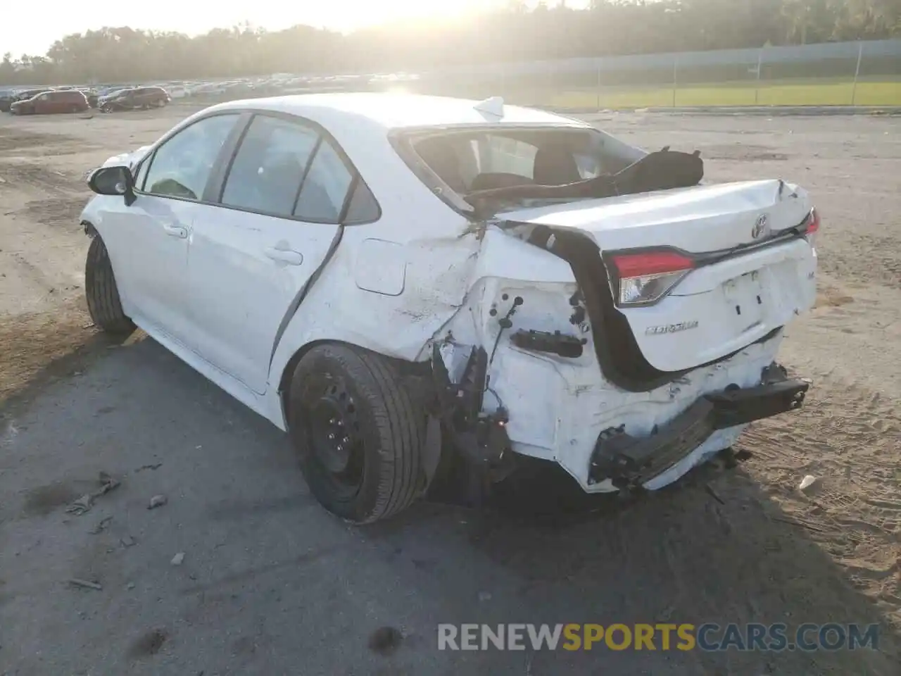 3 Photograph of a damaged car 5YFEPRAE5LP059555 TOYOTA COROLLA 2020