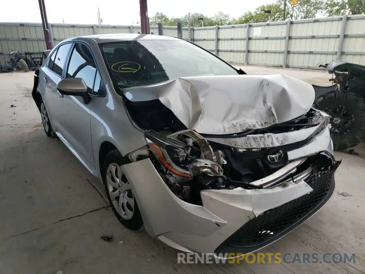 1 Photograph of a damaged car 5YFEPRAE5LP059636 TOYOTA COROLLA 2020