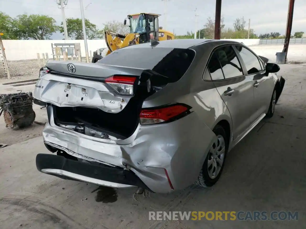 4 Photograph of a damaged car 5YFEPRAE5LP059636 TOYOTA COROLLA 2020