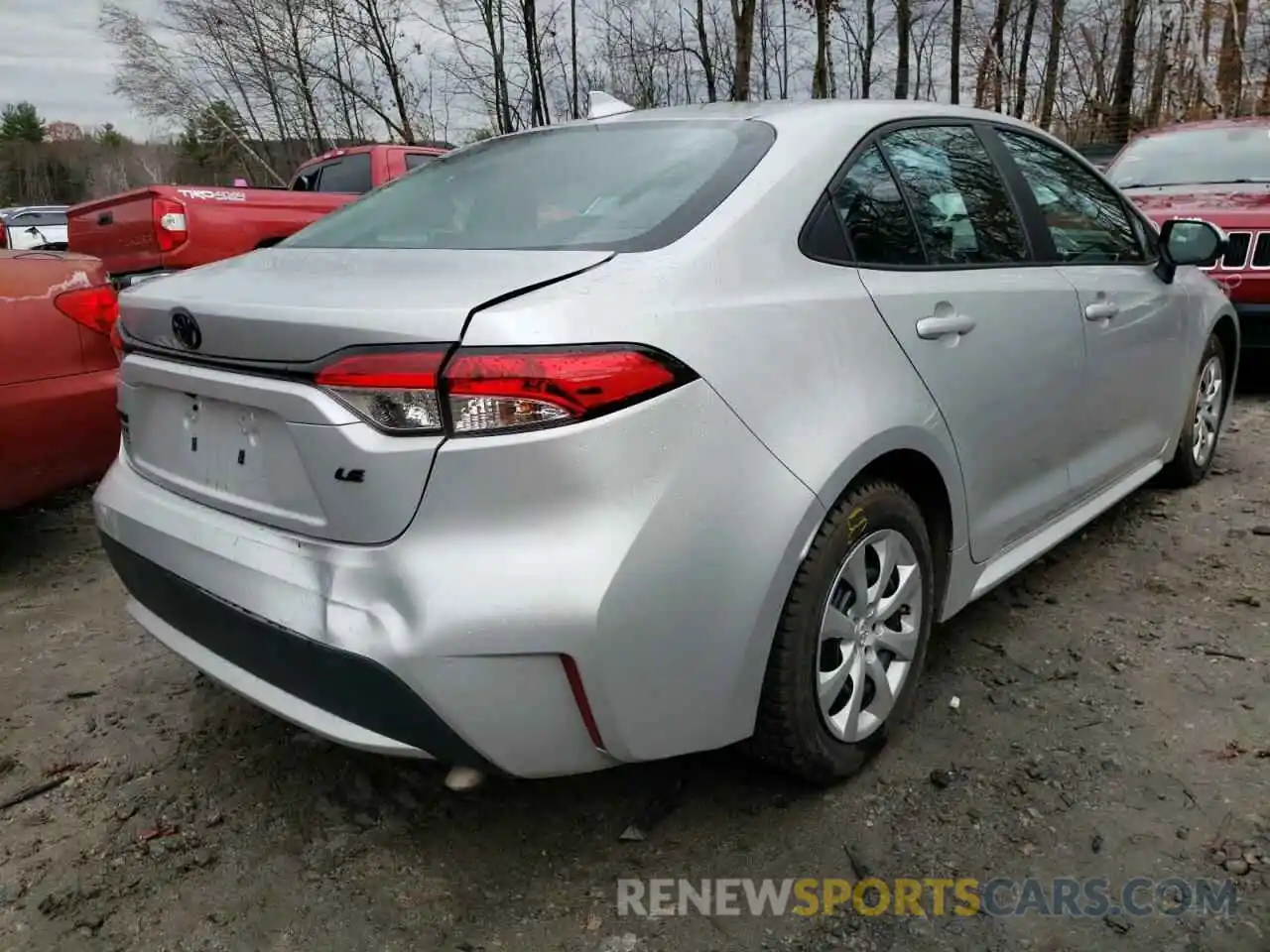 4 Photograph of a damaged car 5YFEPRAE5LP060429 TOYOTA COROLLA 2020