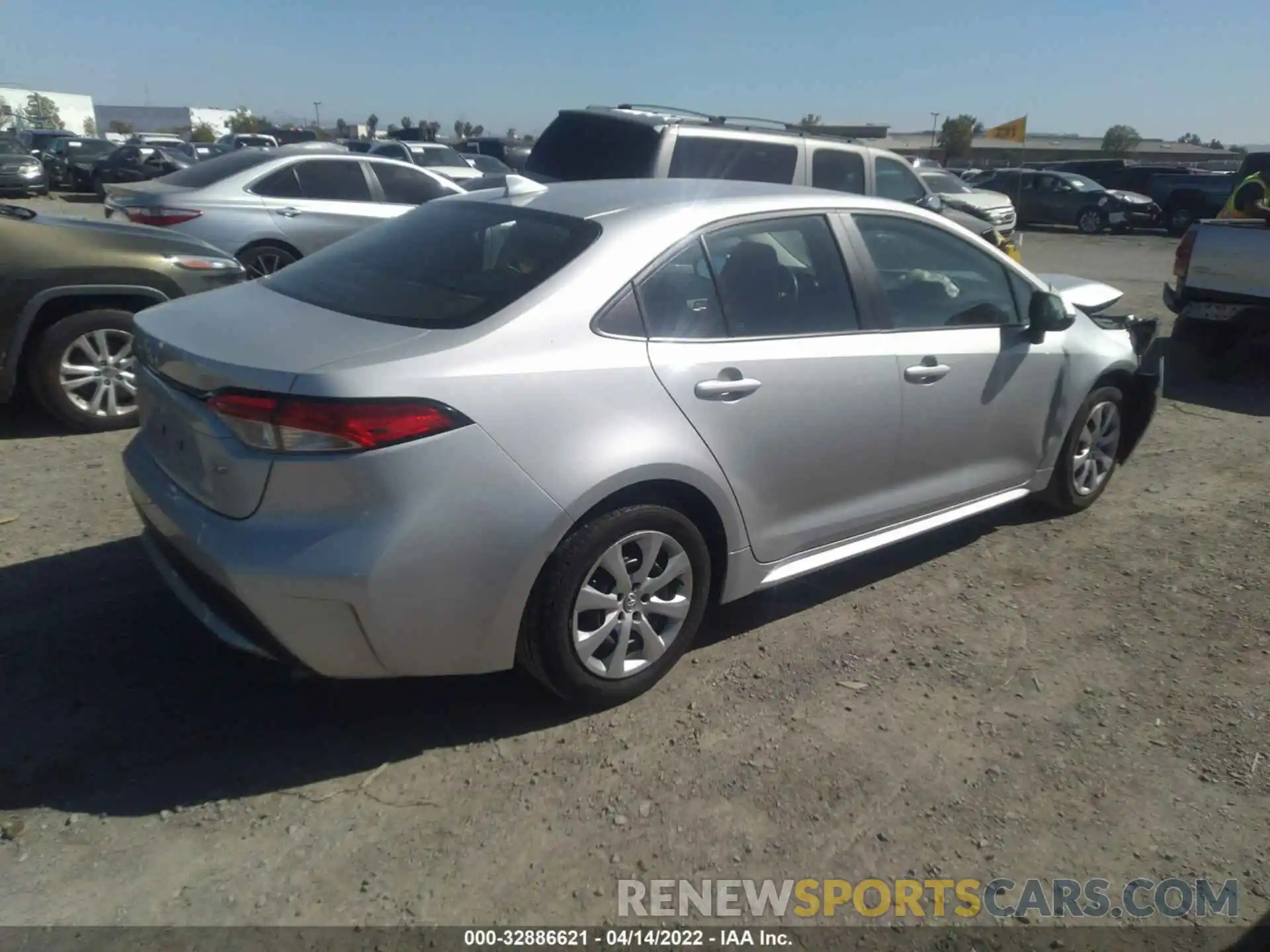 4 Photograph of a damaged car 5YFEPRAE5LP061239 TOYOTA COROLLA 2020