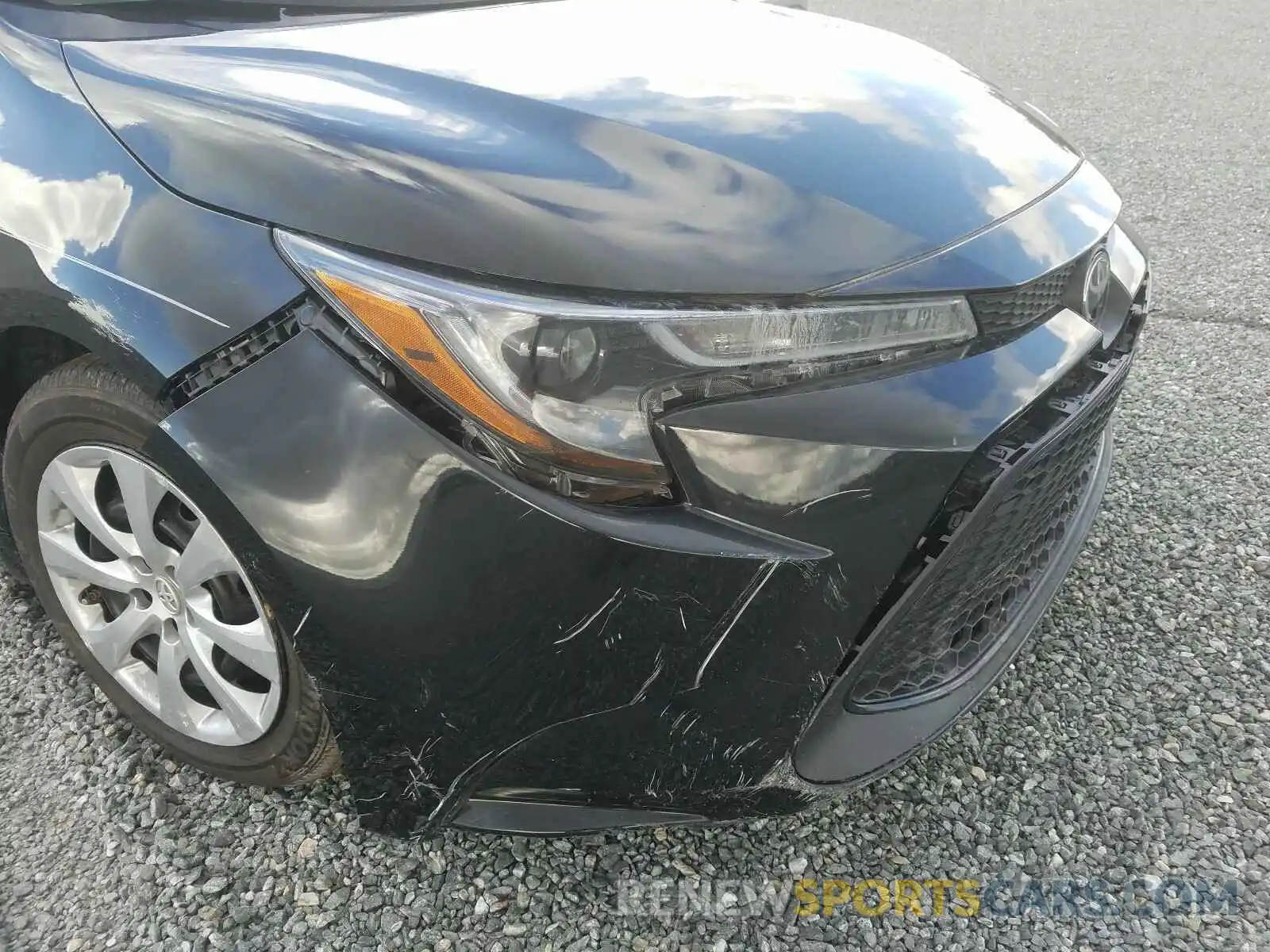 9 Photograph of a damaged car 5YFEPRAE5LP061404 TOYOTA COROLLA 2020