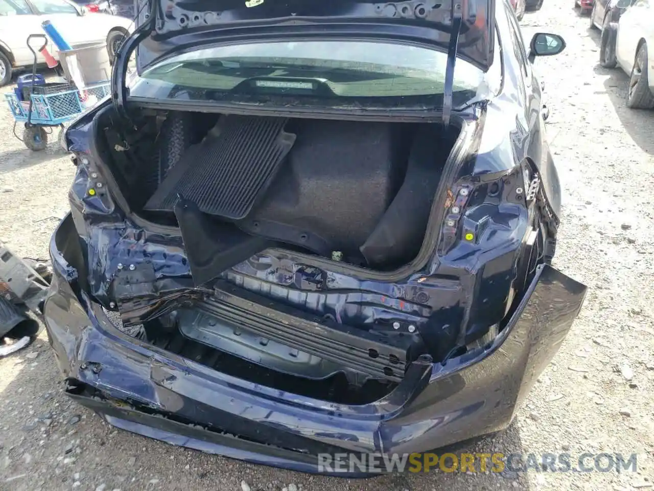 9 Photograph of a damaged car 5YFEPRAE5LP062357 TOYOTA COROLLA 2020