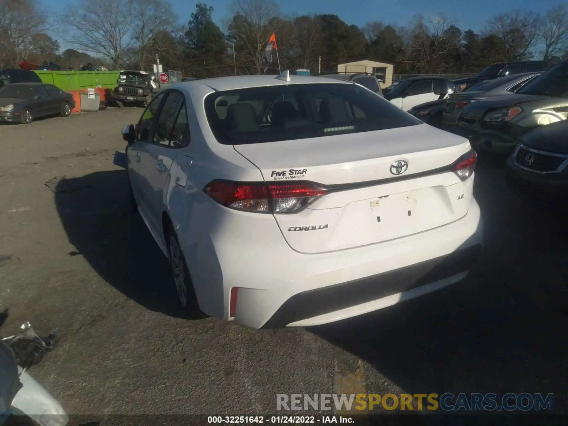 3 Photograph of a damaged car 5YFEPRAE5LP063752 TOYOTA COROLLA 2020