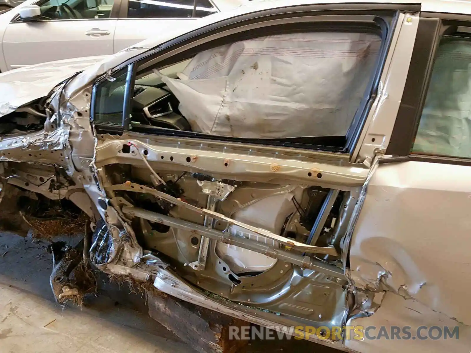 10 Photograph of a damaged car 5YFEPRAE5LP063976 TOYOTA COROLLA 2020