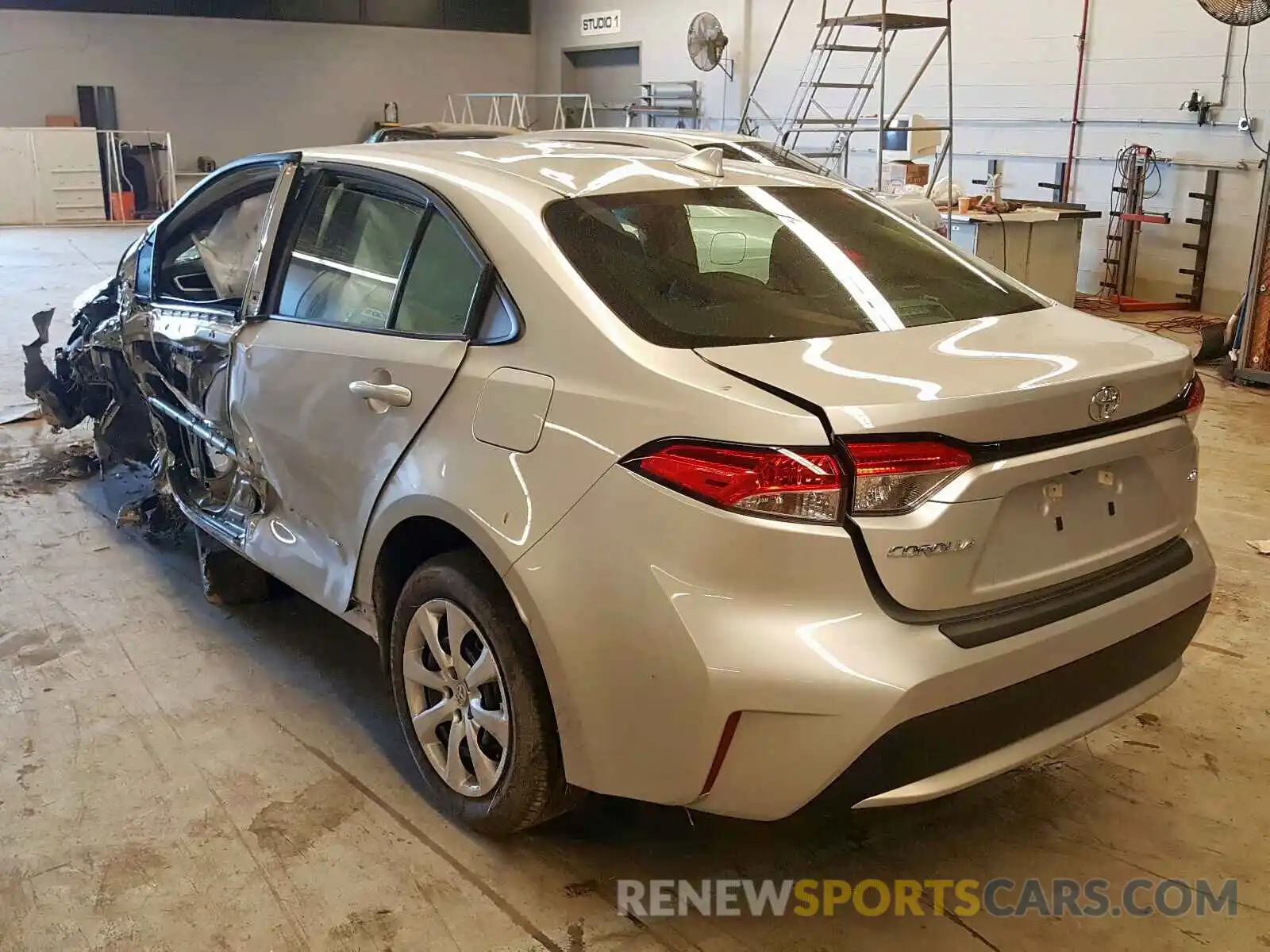 3 Photograph of a damaged car 5YFEPRAE5LP063976 TOYOTA COROLLA 2020