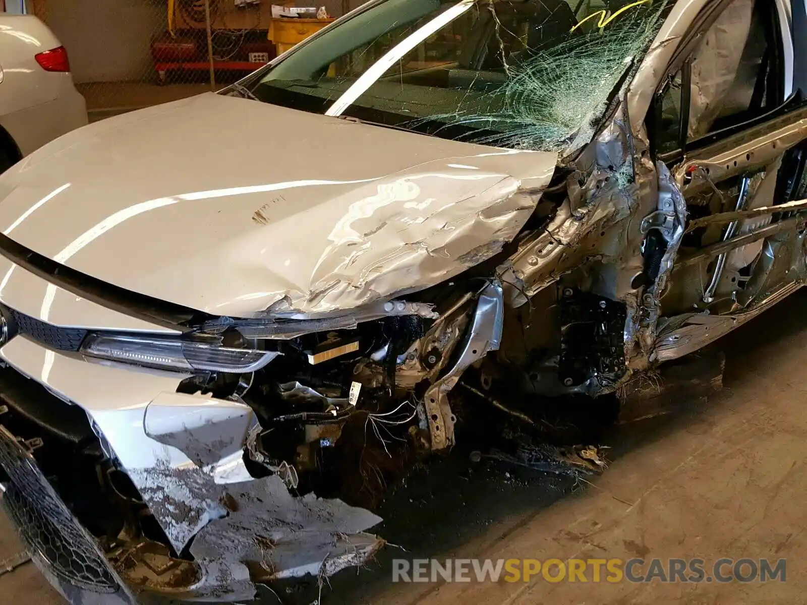 9 Photograph of a damaged car 5YFEPRAE5LP063976 TOYOTA COROLLA 2020