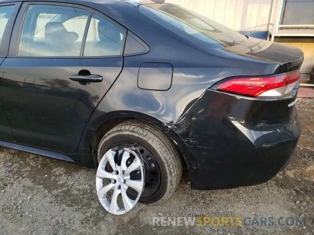 9 Photograph of a damaged car 5YFEPRAE5LP064593 TOYOTA COROLLA 2020