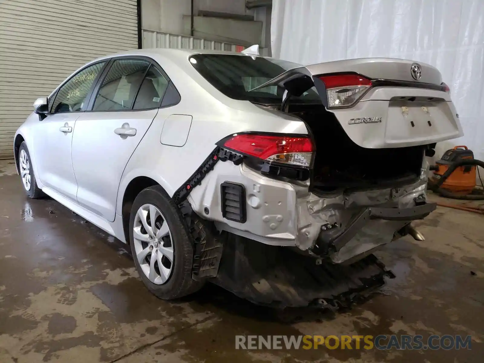 3 Photograph of a damaged car 5YFEPRAE5LP064772 TOYOTA COROLLA 2020