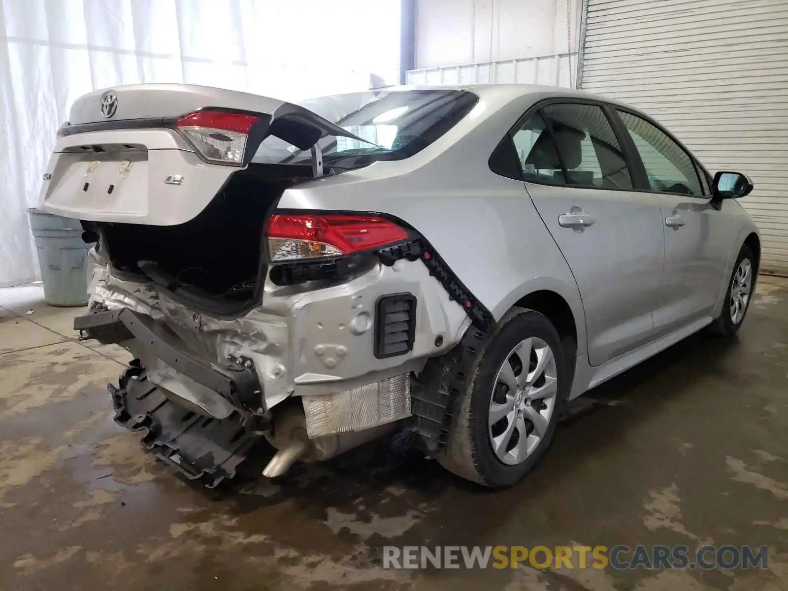 4 Photograph of a damaged car 5YFEPRAE5LP064772 TOYOTA COROLLA 2020