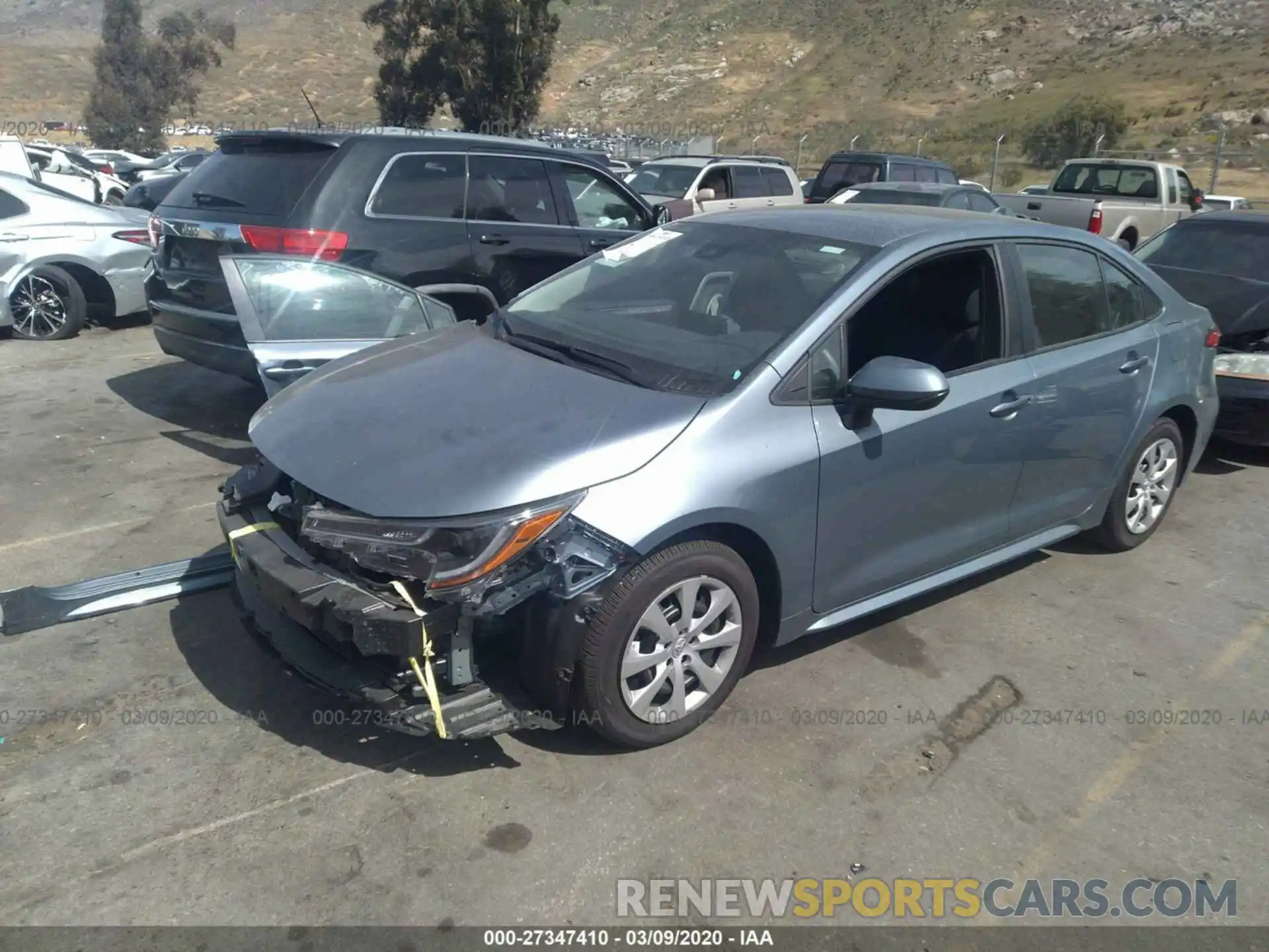 2 Photograph of a damaged car 5YFEPRAE5LP065081 TOYOTA COROLLA 2020