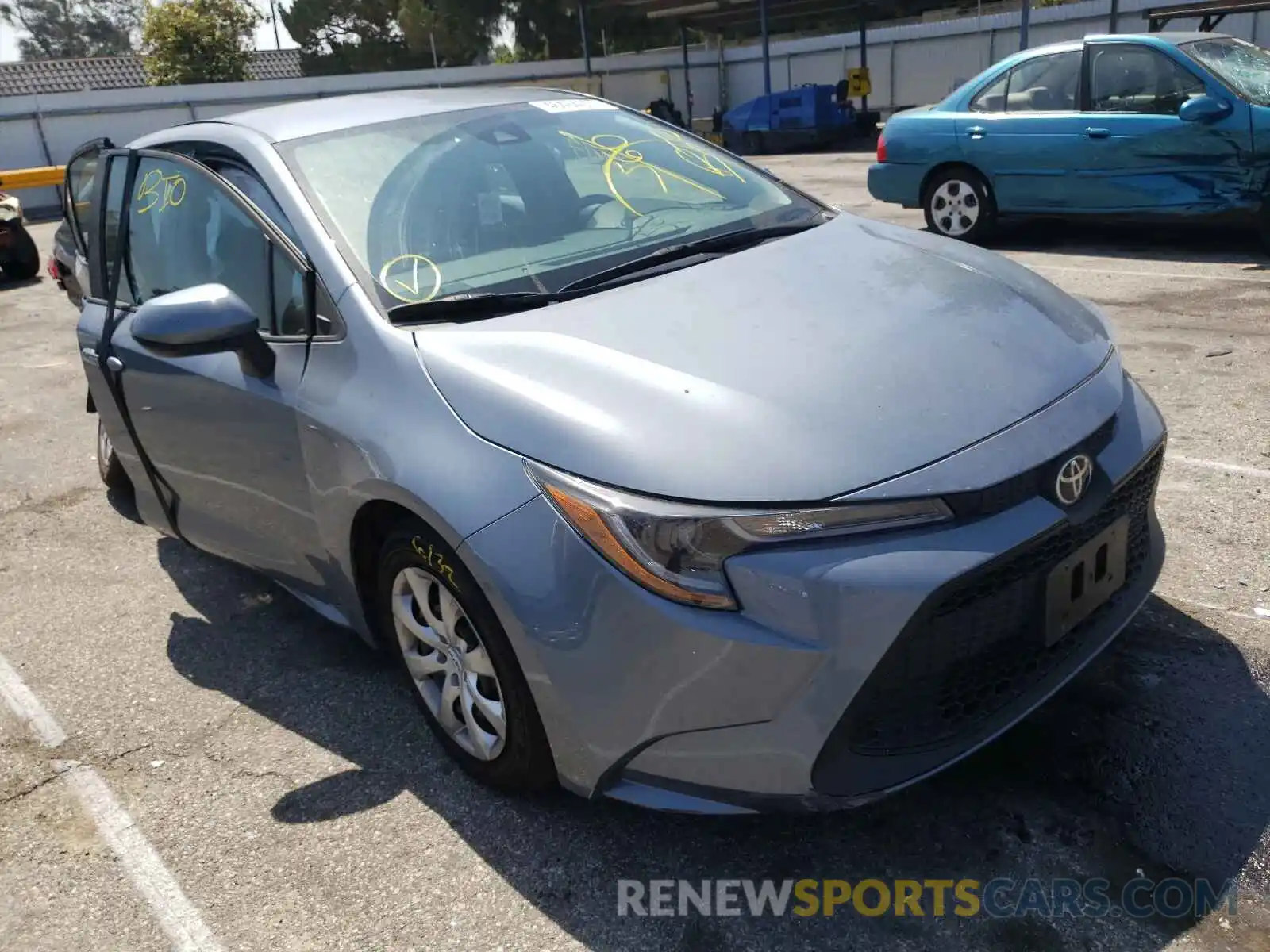 1 Photograph of a damaged car 5YFEPRAE5LP067462 TOYOTA COROLLA 2020