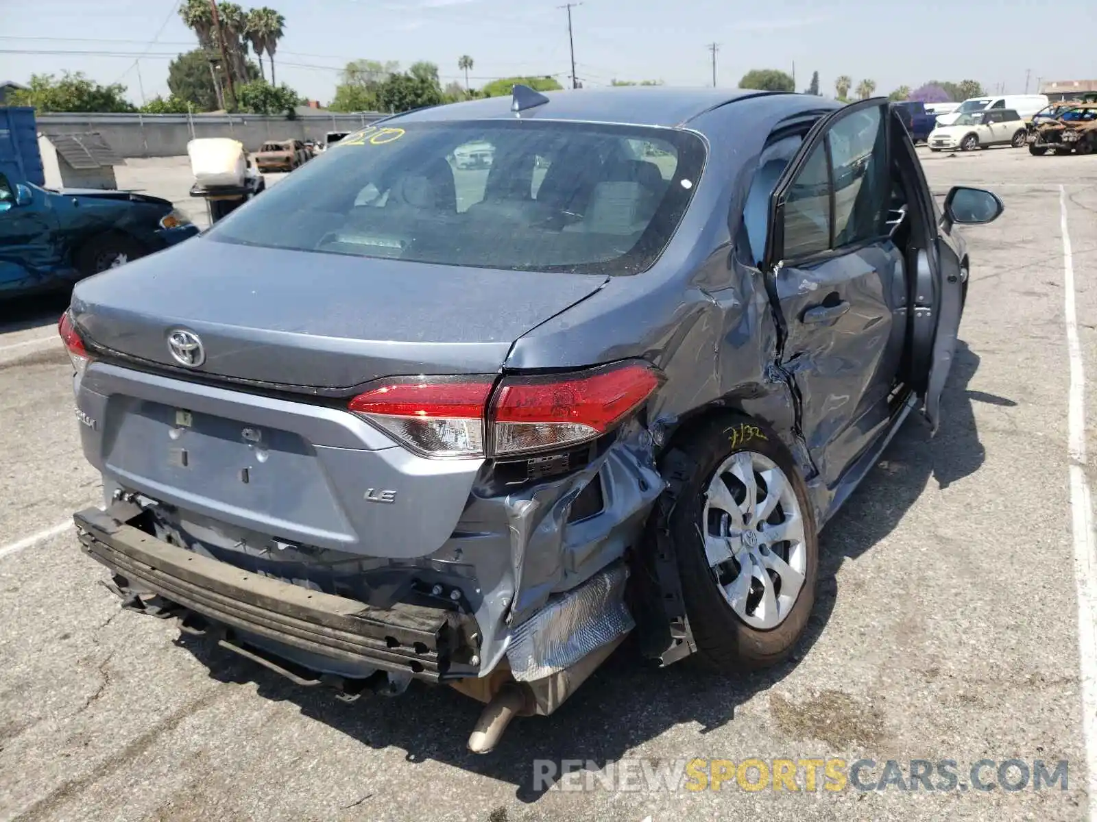 4 Photograph of a damaged car 5YFEPRAE5LP067462 TOYOTA COROLLA 2020