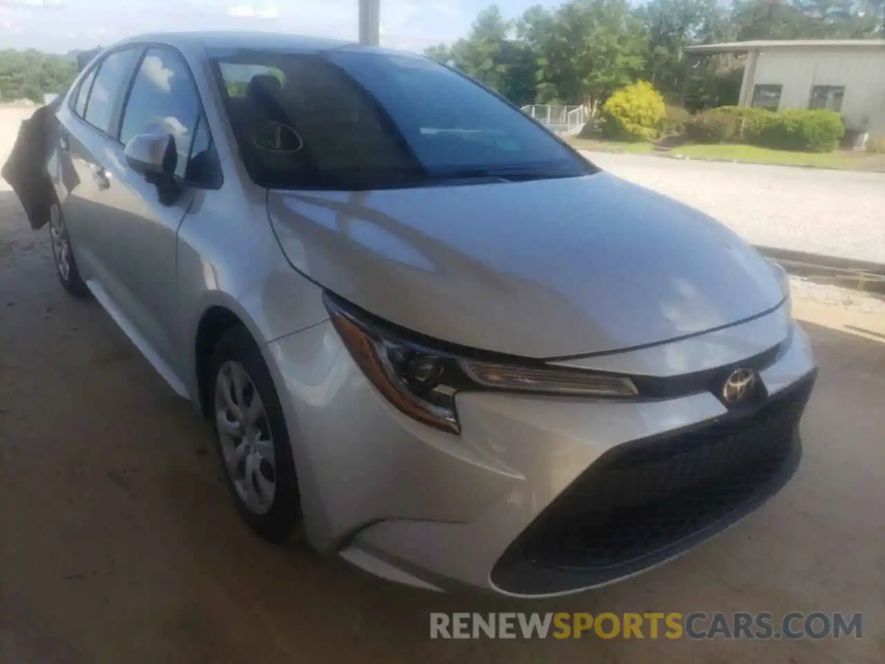 1 Photograph of a damaged car 5YFEPRAE5LP068014 TOYOTA COROLLA 2020