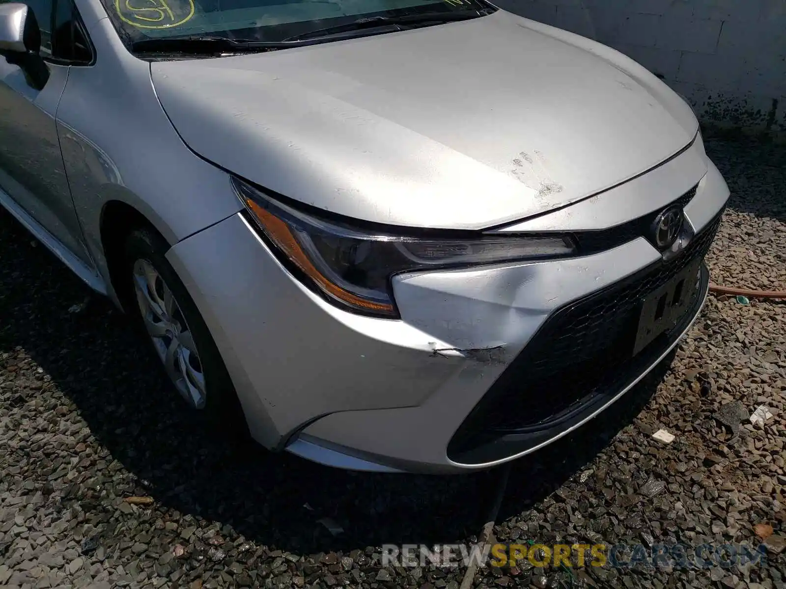 9 Photograph of a damaged car 5YFEPRAE5LP069132 TOYOTA COROLLA 2020