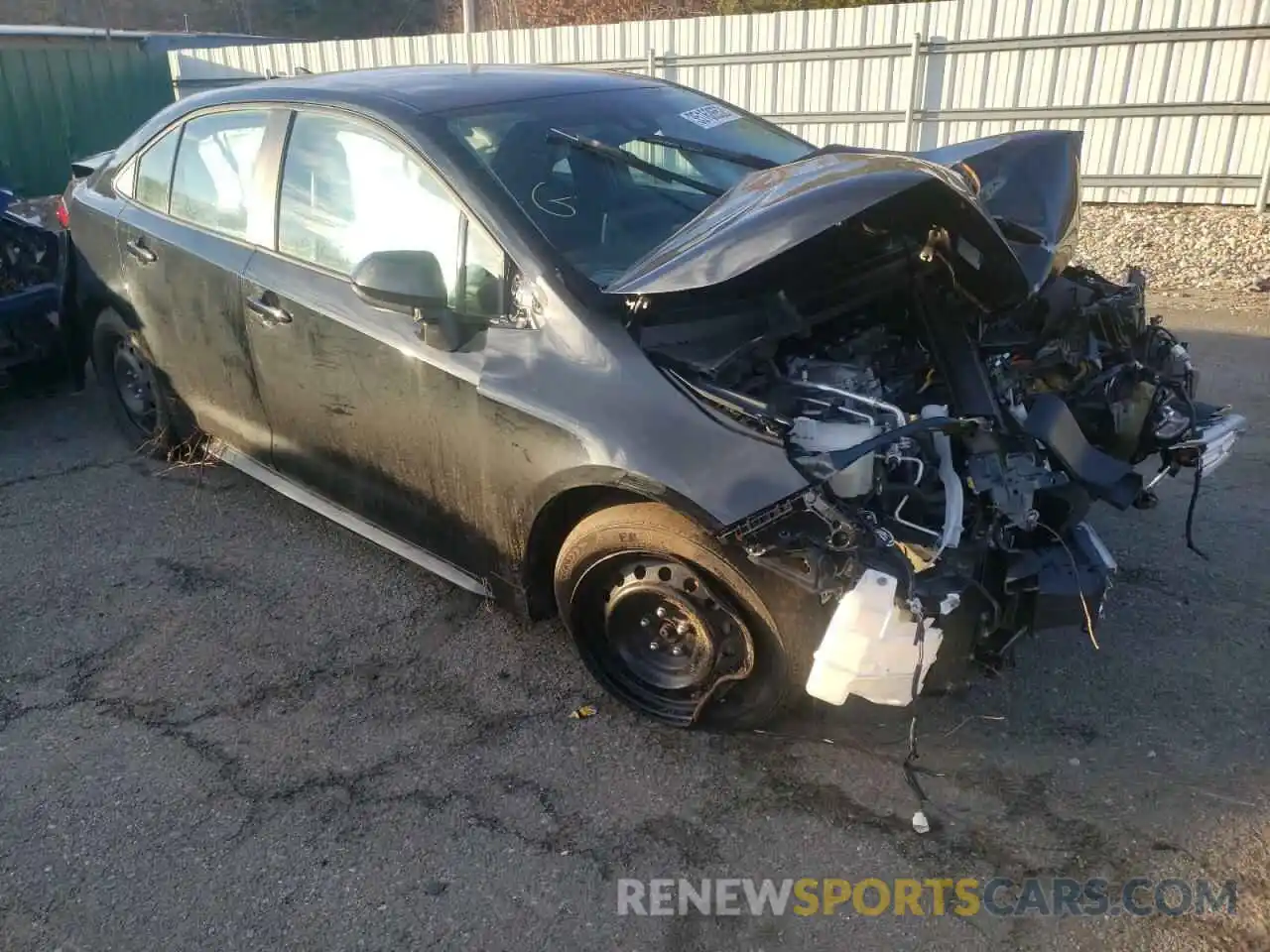 1 Photograph of a damaged car 5YFEPRAE5LP069406 TOYOTA COROLLA 2020