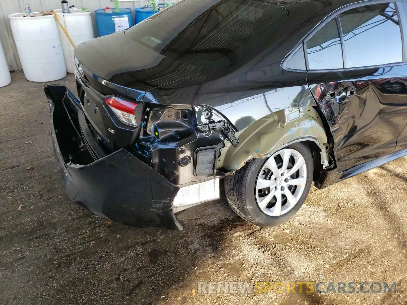 9 Photograph of a damaged car 5YFEPRAE5LP070748 TOYOTA COROLLA 2020