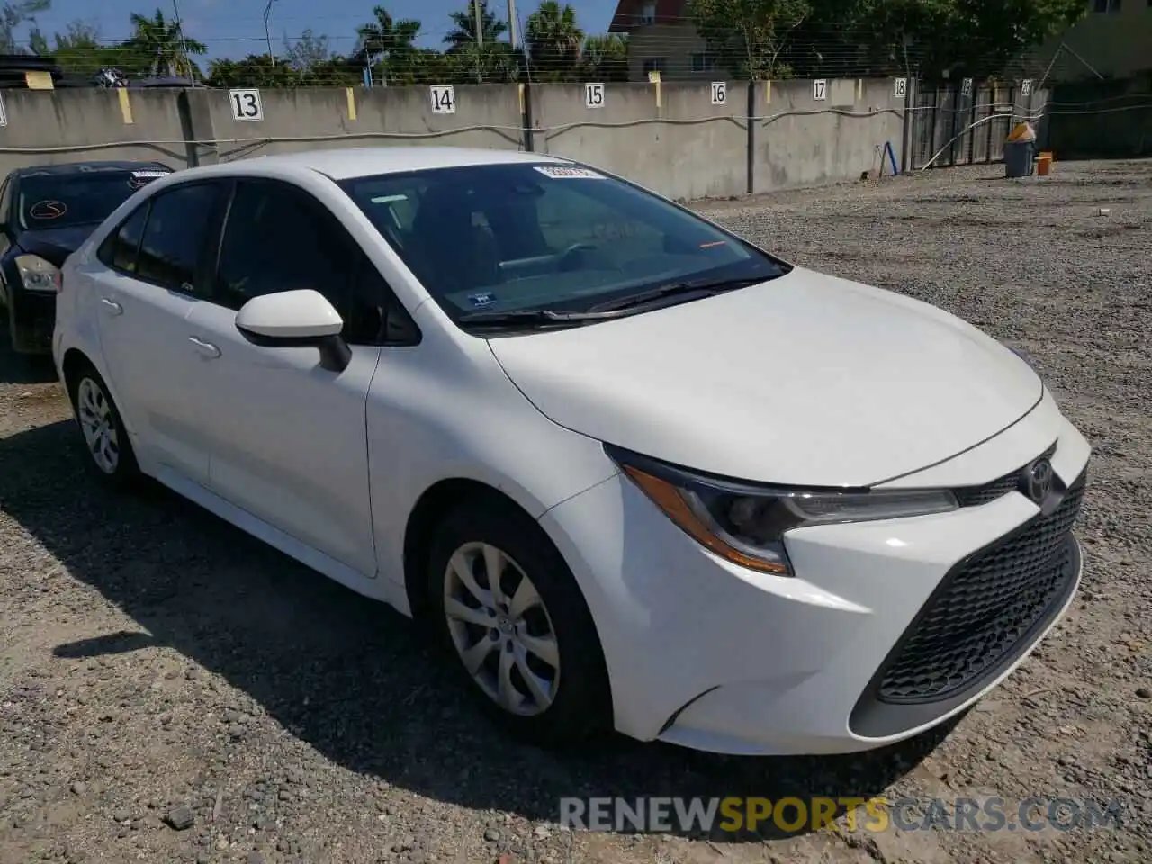 1 Photograph of a damaged car 5YFEPRAE5LP072094 TOYOTA COROLLA 2020