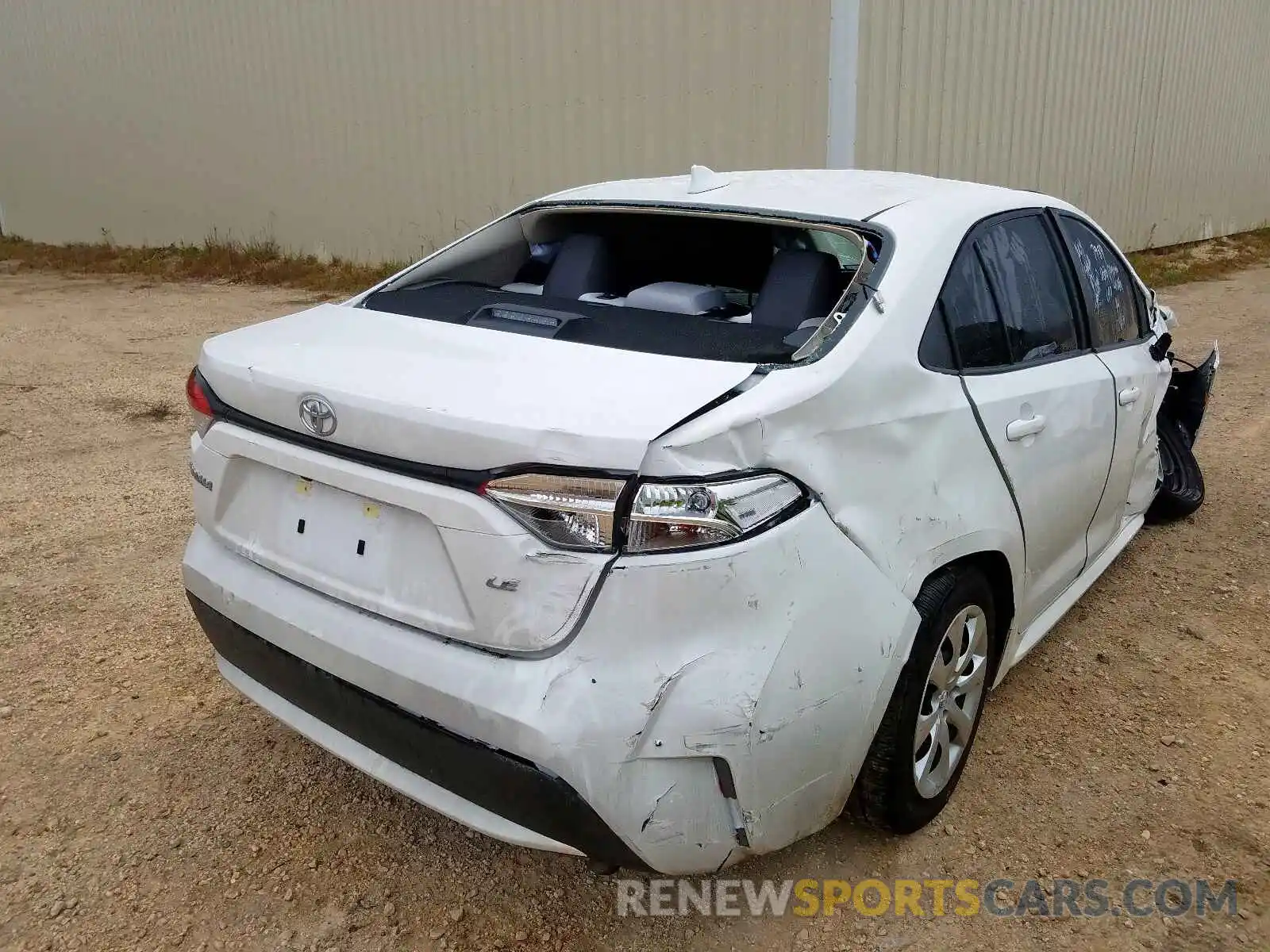 4 Photograph of a damaged car 5YFEPRAE5LP074346 TOYOTA COROLLA 2020