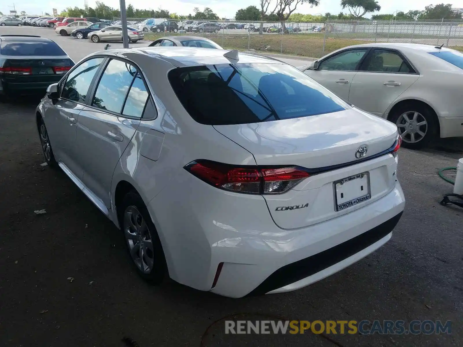 3 Photograph of a damaged car 5YFEPRAE5LP074654 TOYOTA COROLLA 2020