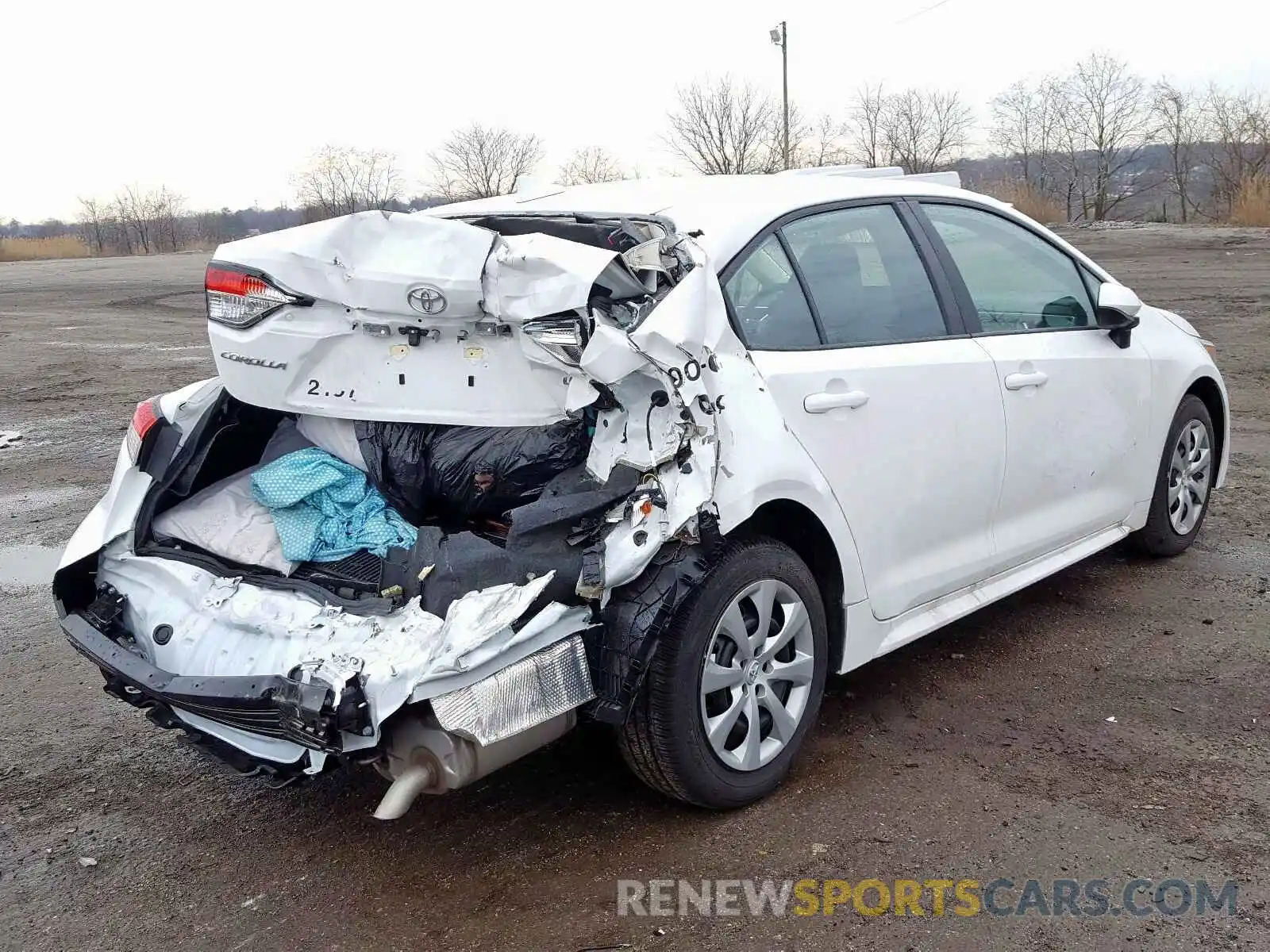 4 Photograph of a damaged car 5YFEPRAE5LP074699 TOYOTA COROLLA 2020